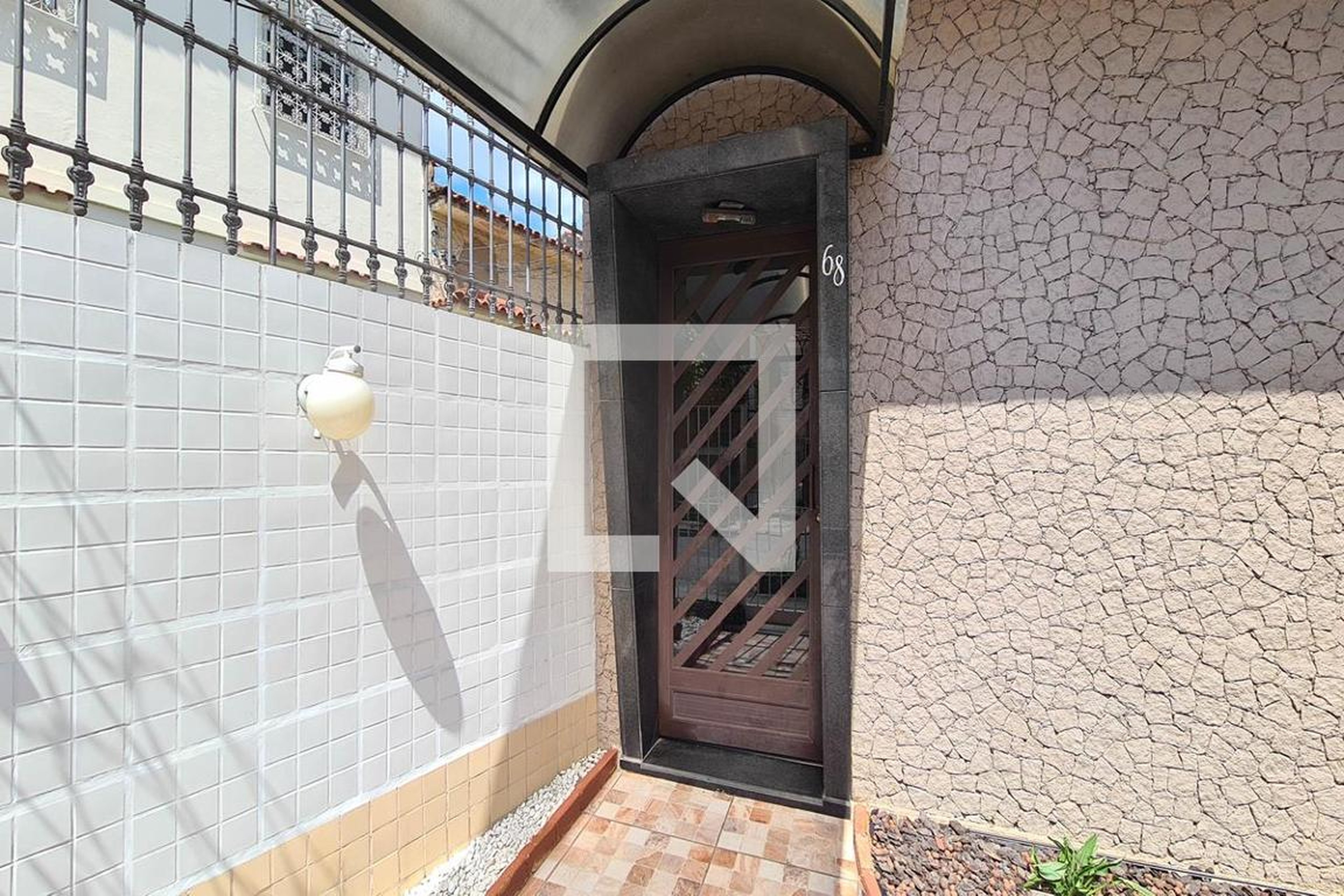 Hall de Entrada Condomínio em Rua Rio Grande do Sul, 68