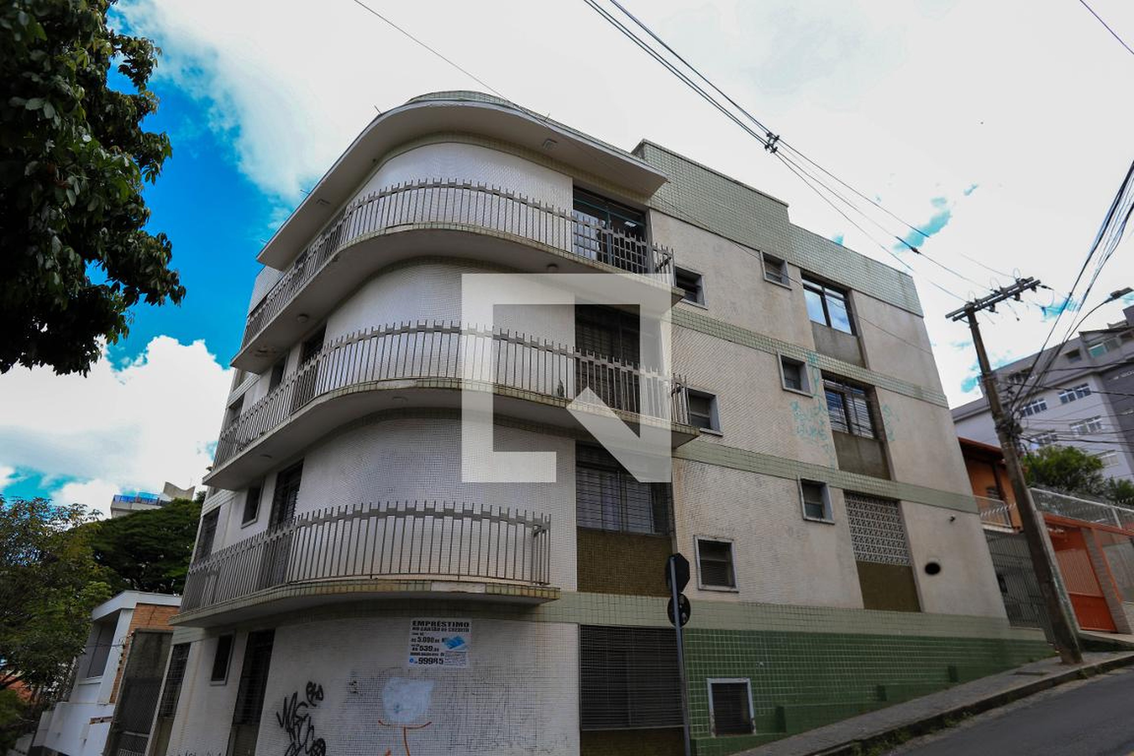 Fachada Condomínio em Rua Capelinha, 136