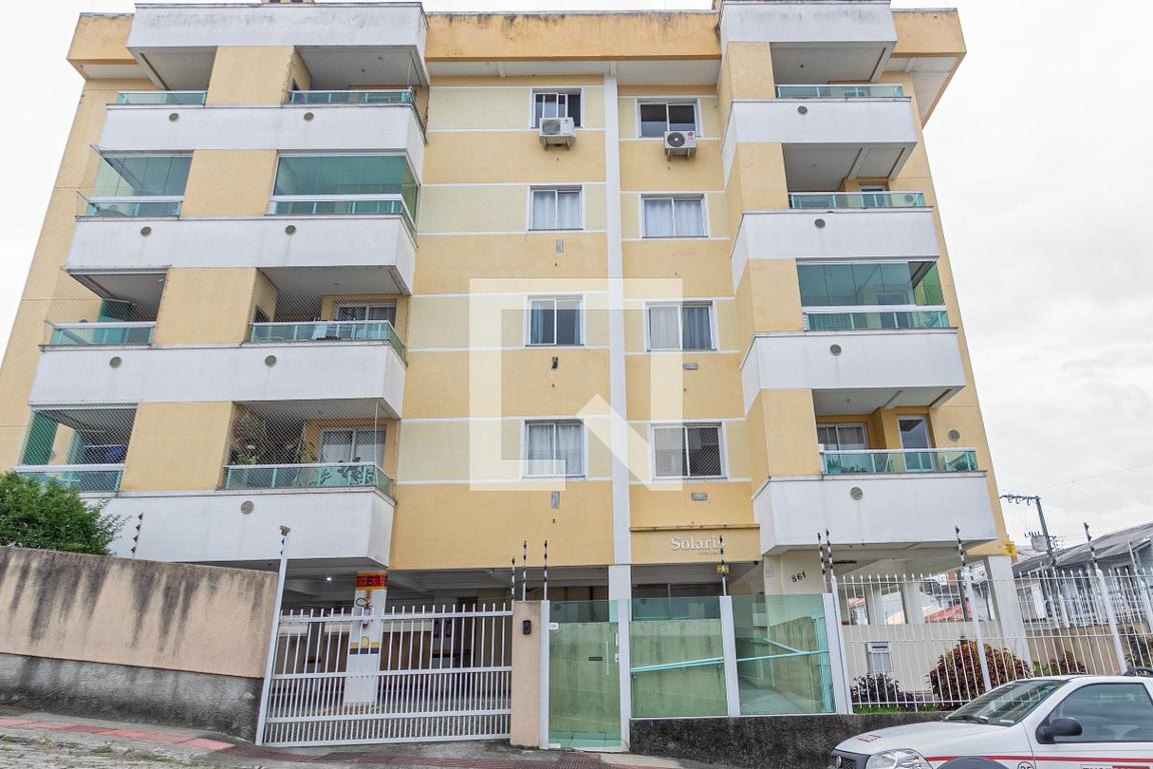 Fachada Condomínio em Rua Vergelino Domingos da Silva, 861