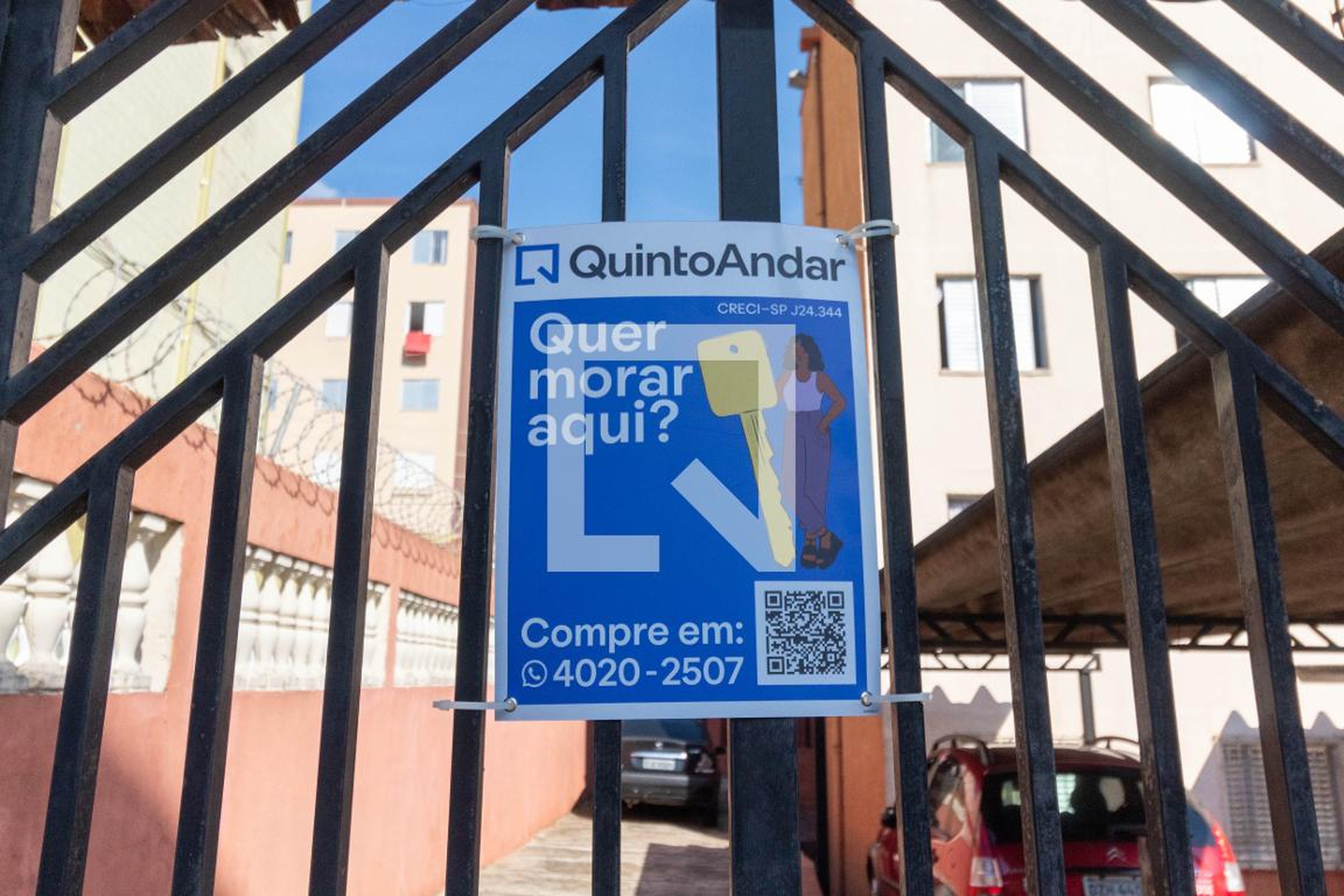 Fachada do Prédio Condomínio em Rua Estéfano Filipini, 98