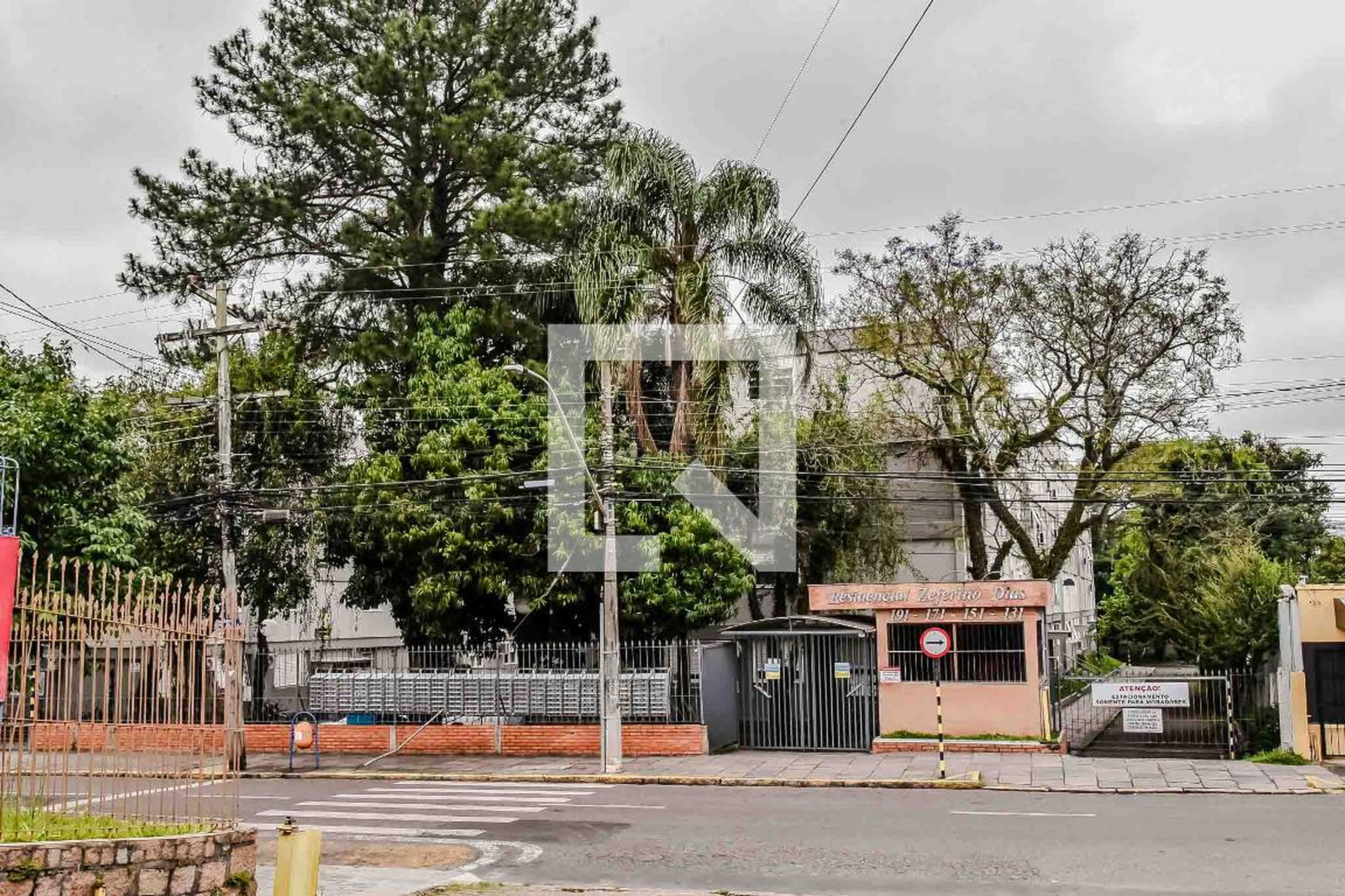 fachada do condomínio Residencial Zeferino Dias