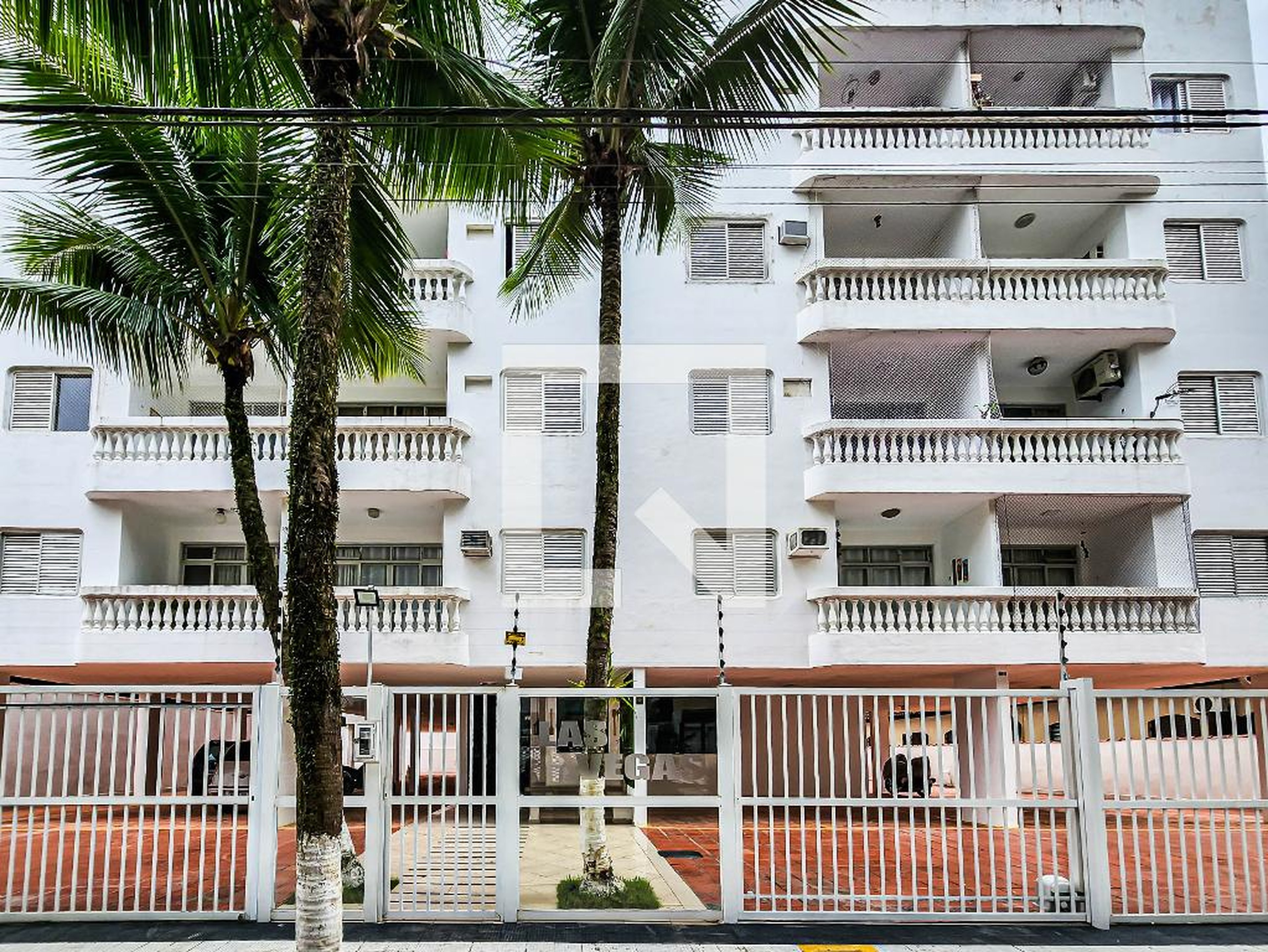 Fachada do Prédio Condomínio em Rua Francisco Messías, 100