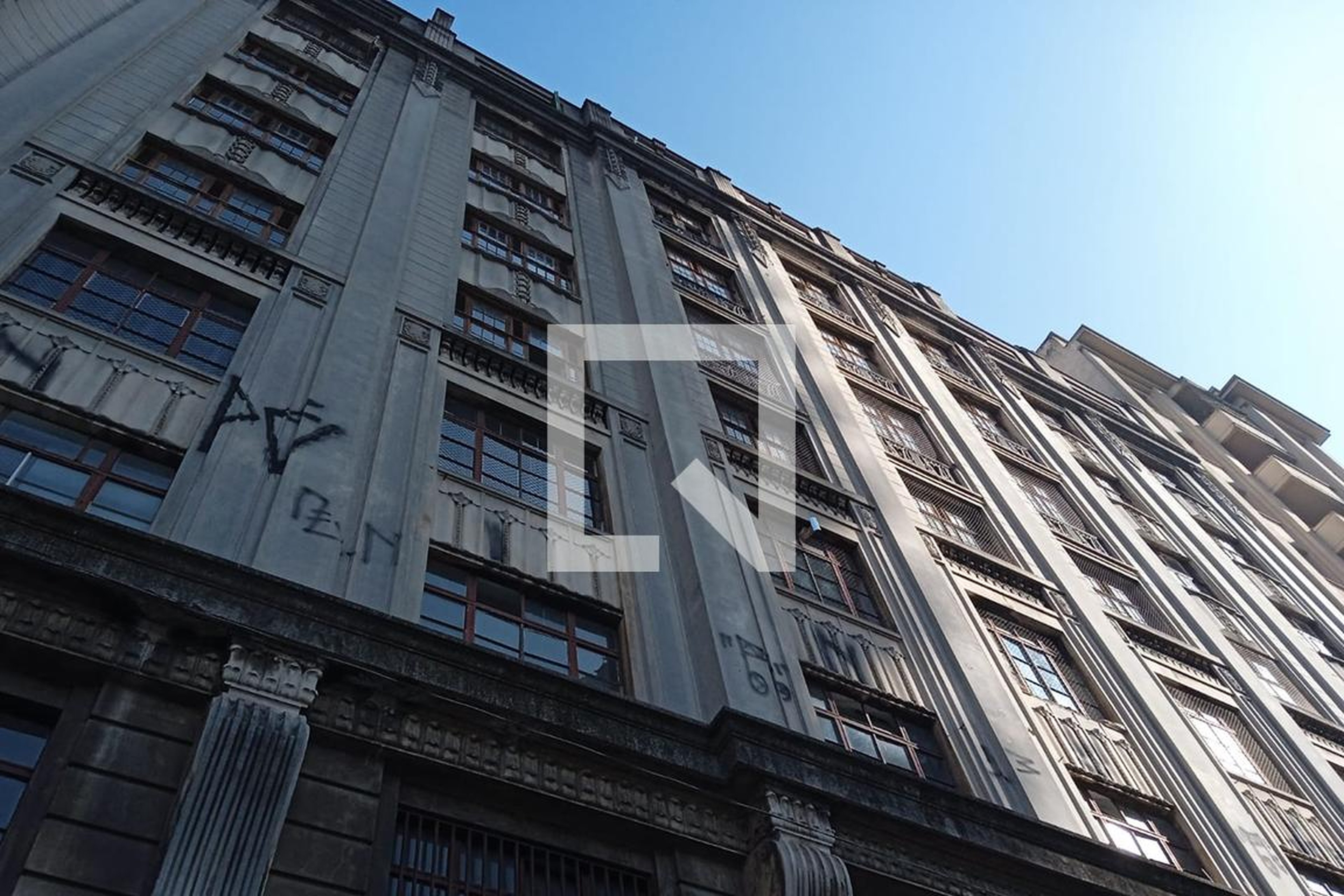 Fachada Condomínio em Rua Brigadeiro Tobias, 41