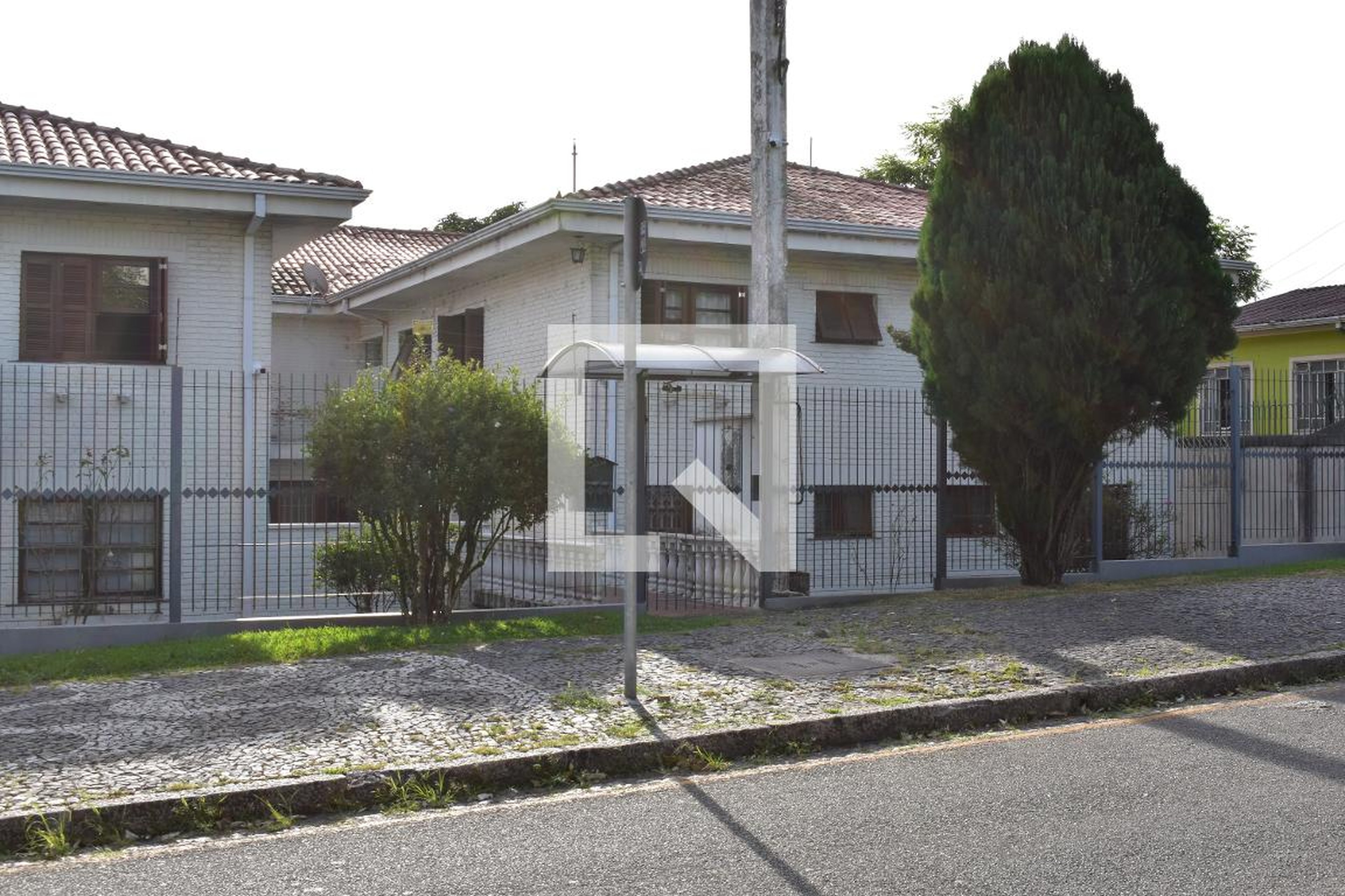 Fachada do condomínio Condomínio em Rua Prefeito Ângelo Ferrário Lopes, 433