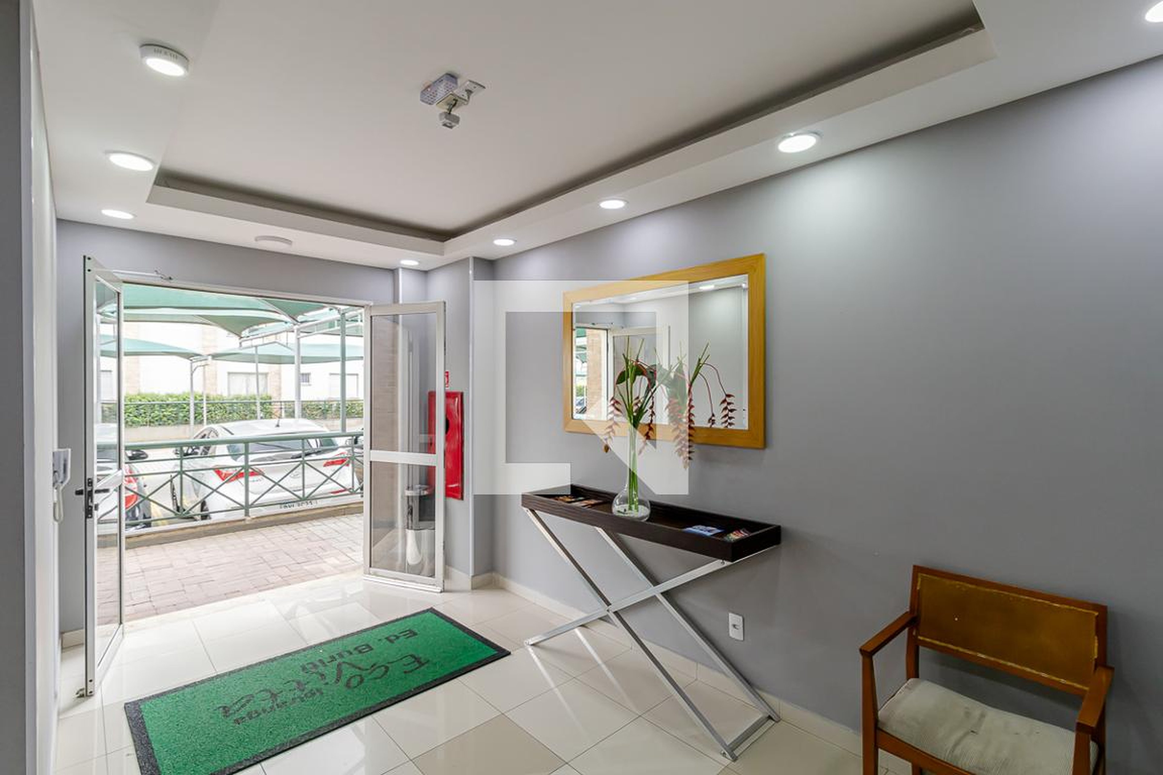 Hall de Entrada Condomínio em Rua Viena, 79