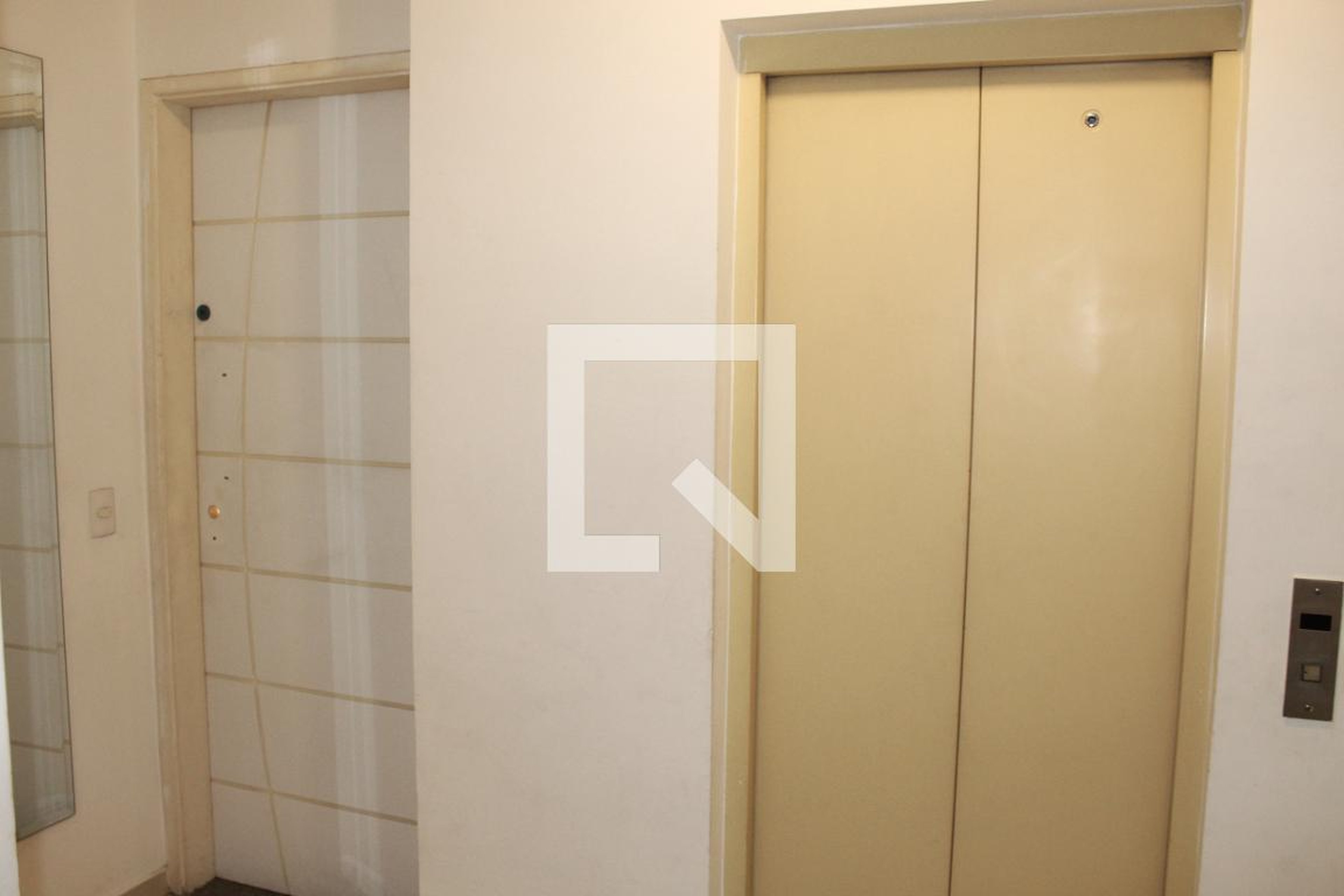 Elevador - Home Station Nova Barra