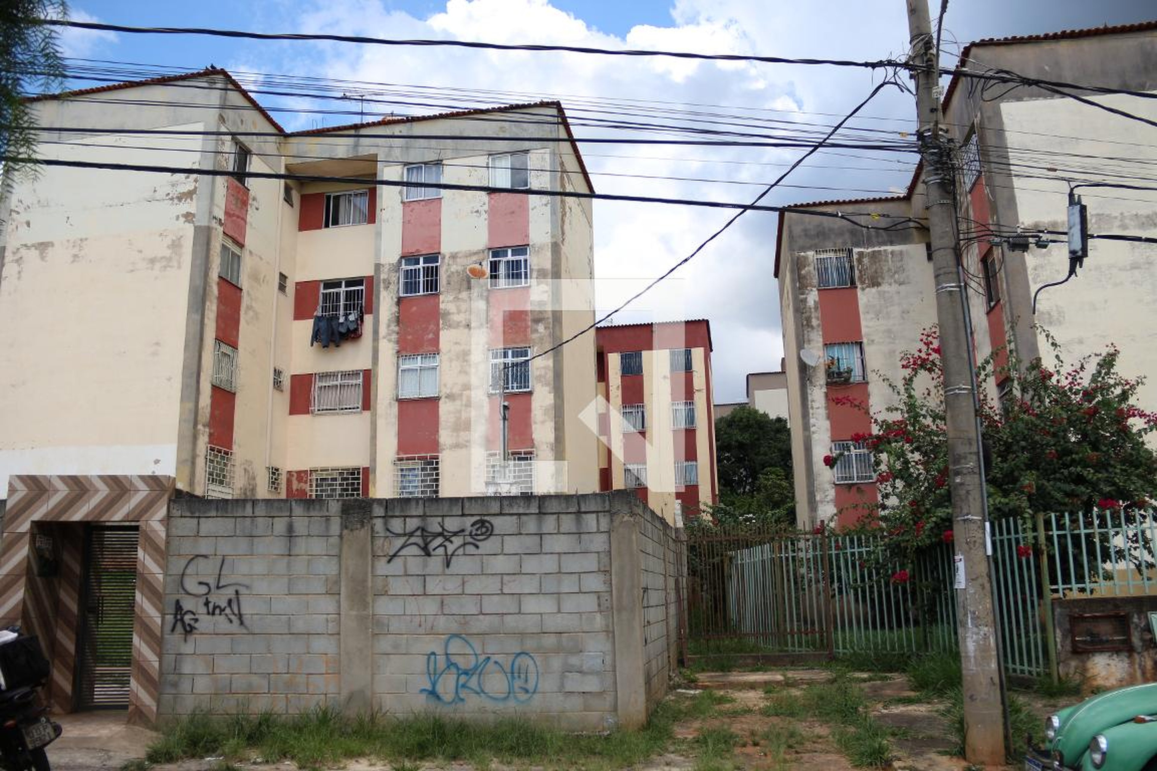 Fachada Condomínio em Rua Osvaldo Lima E Silva, 38