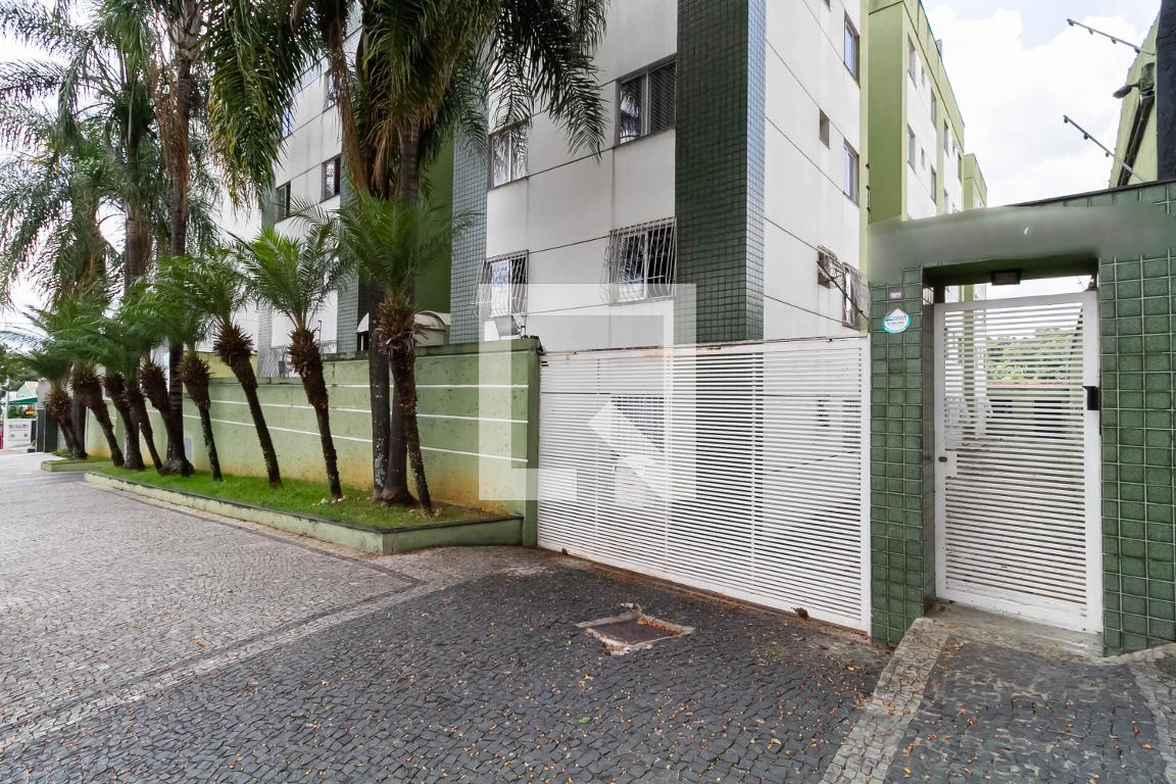 Fachada do condomínio Edifício Monte Carlo