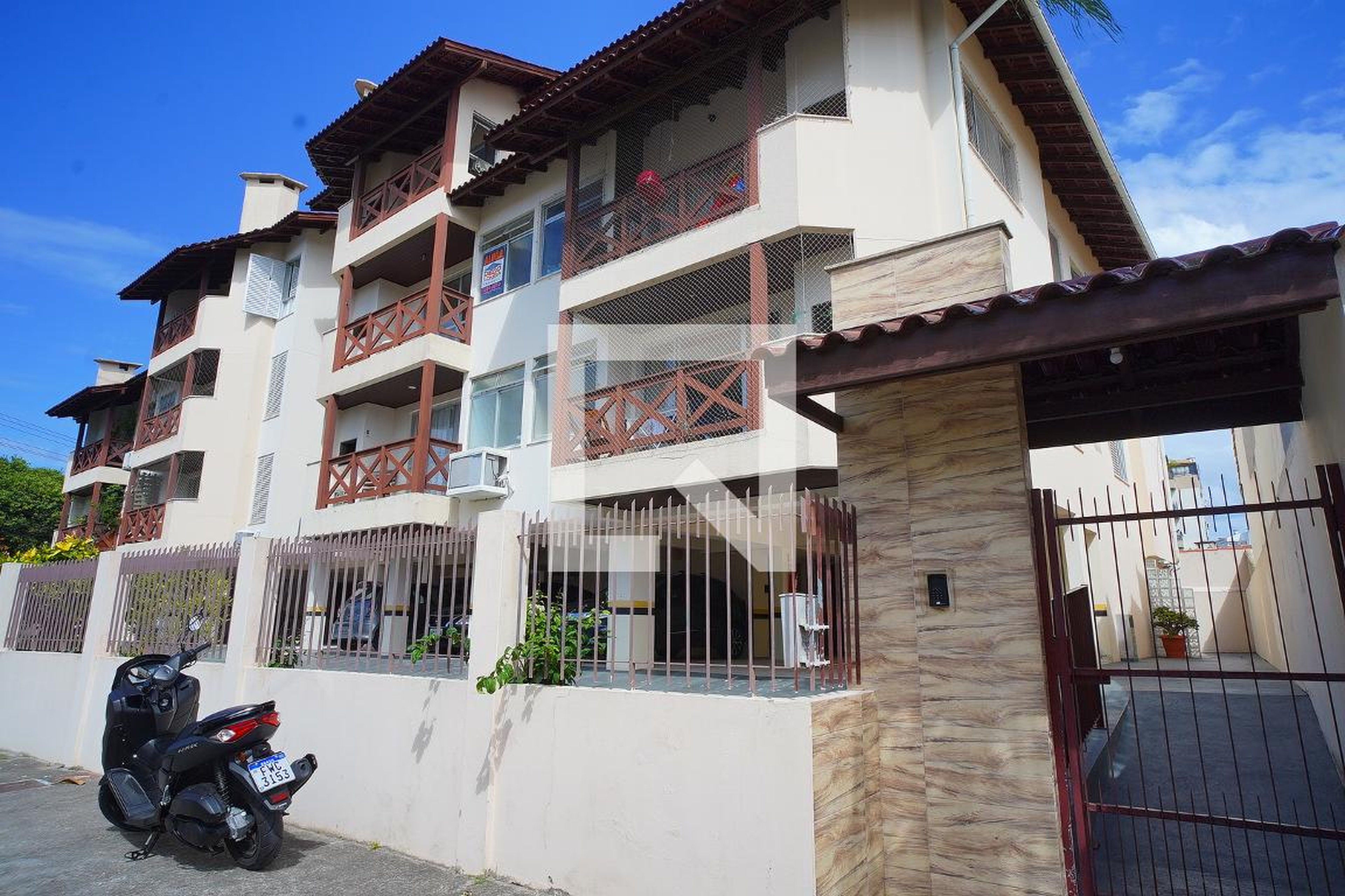 Fachada do Prédio Condomínio em Rua da Alegria, 27