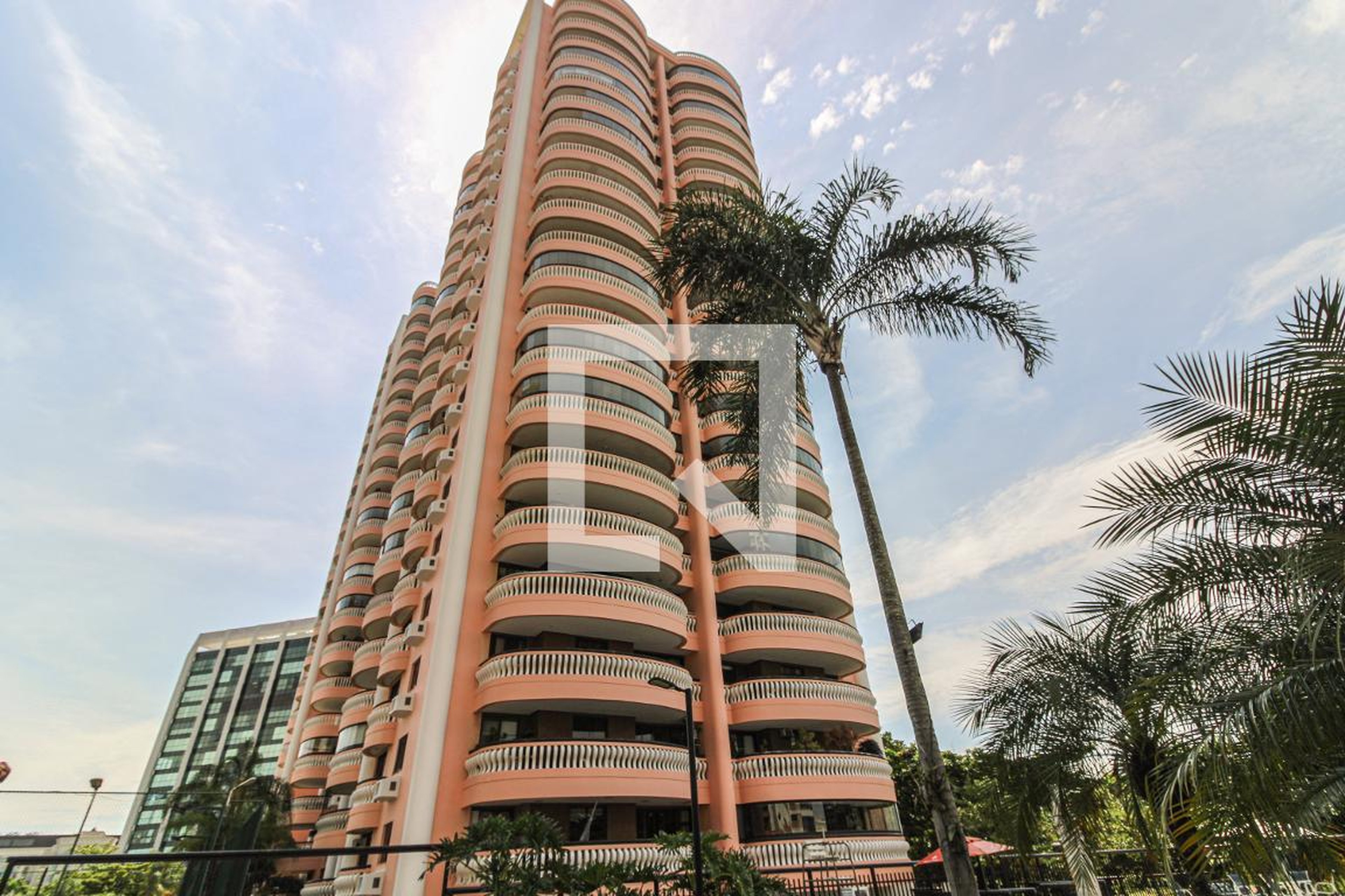 Fachada Condomínio em Avenida Rio de Janeiro, 150