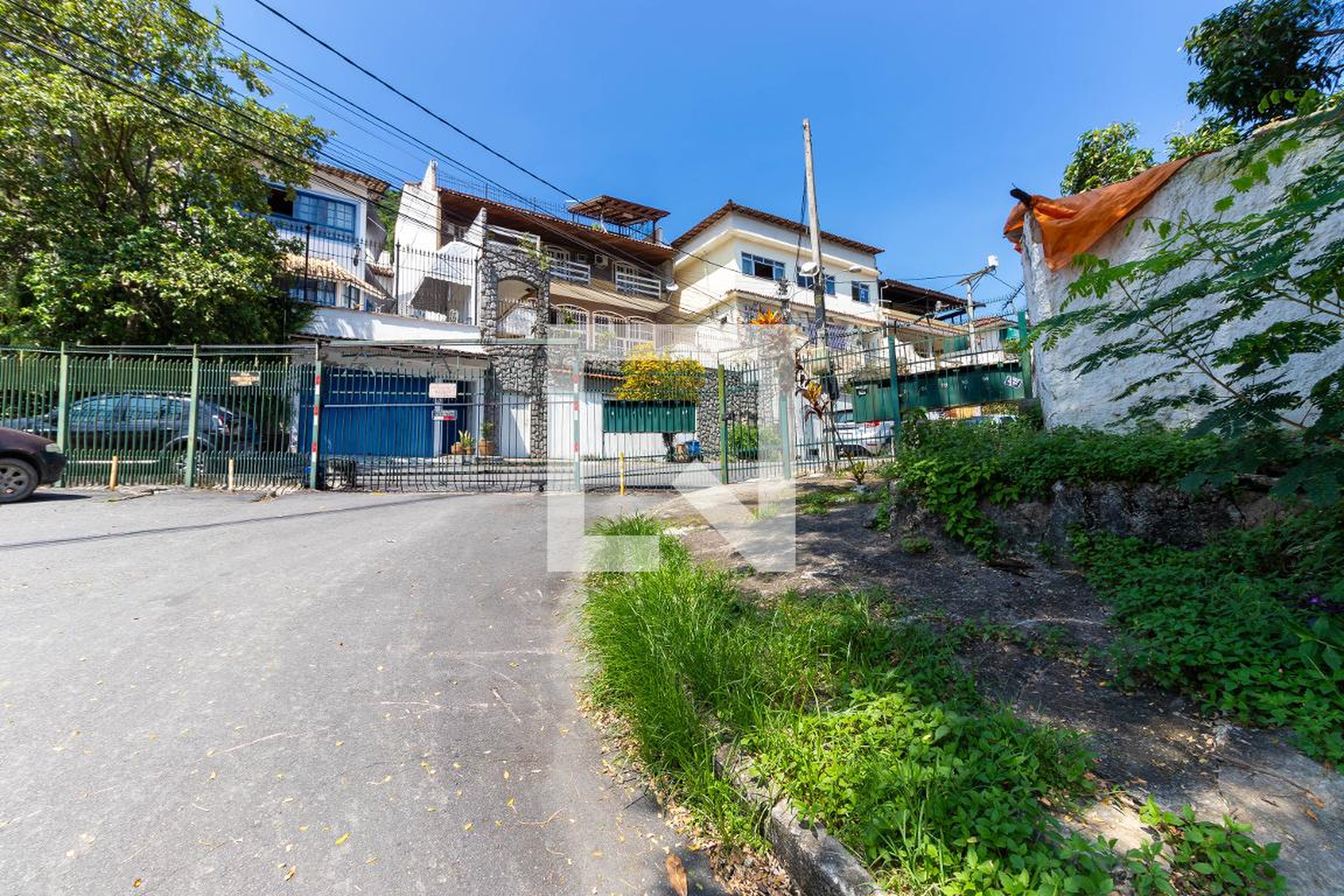 Fachada do Condomínio Condomínio em Rua Pedro Francisco Corrêa, 6