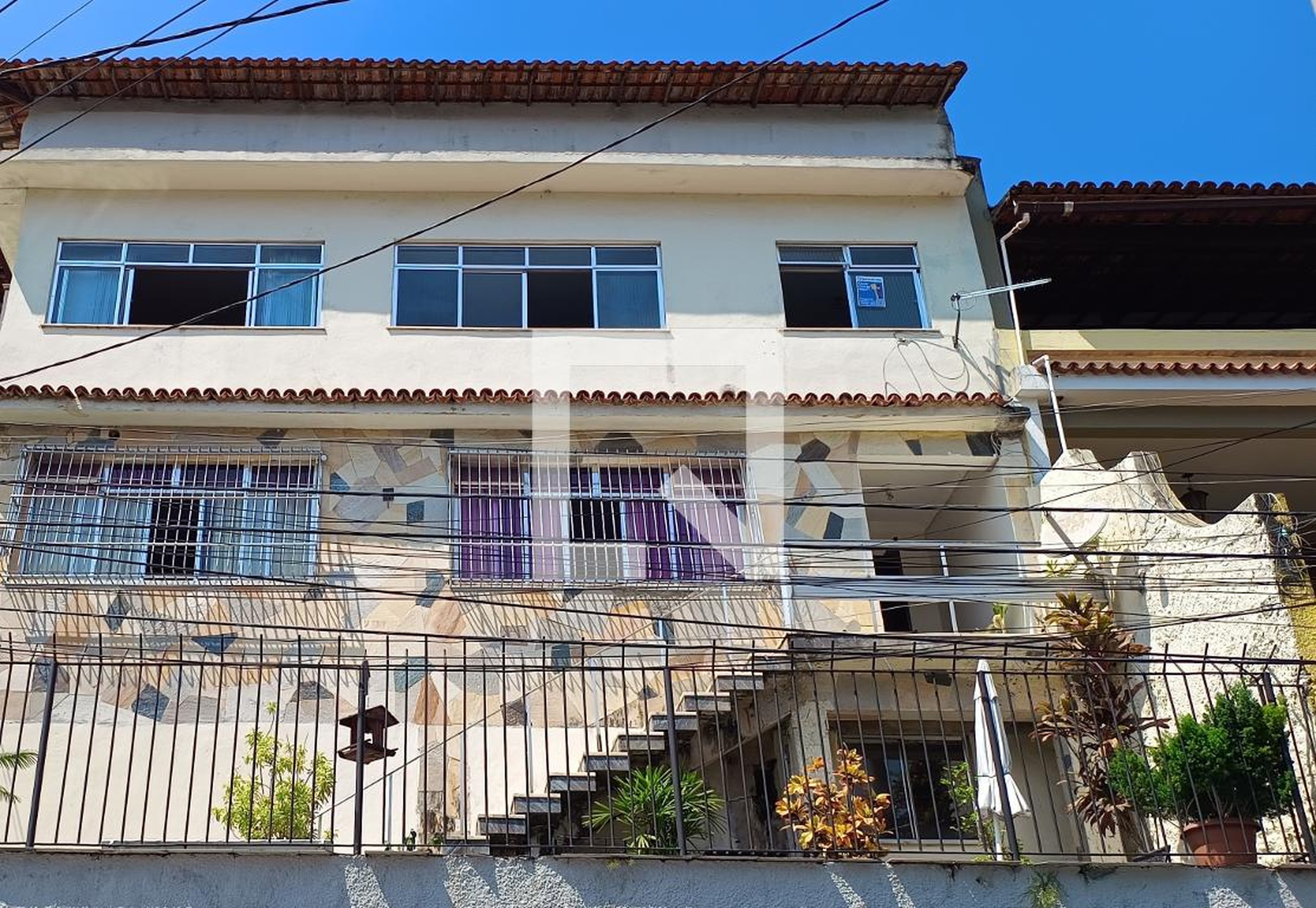 Fachada Condomínio em Rua Pedro Francisco Corrêa, 6