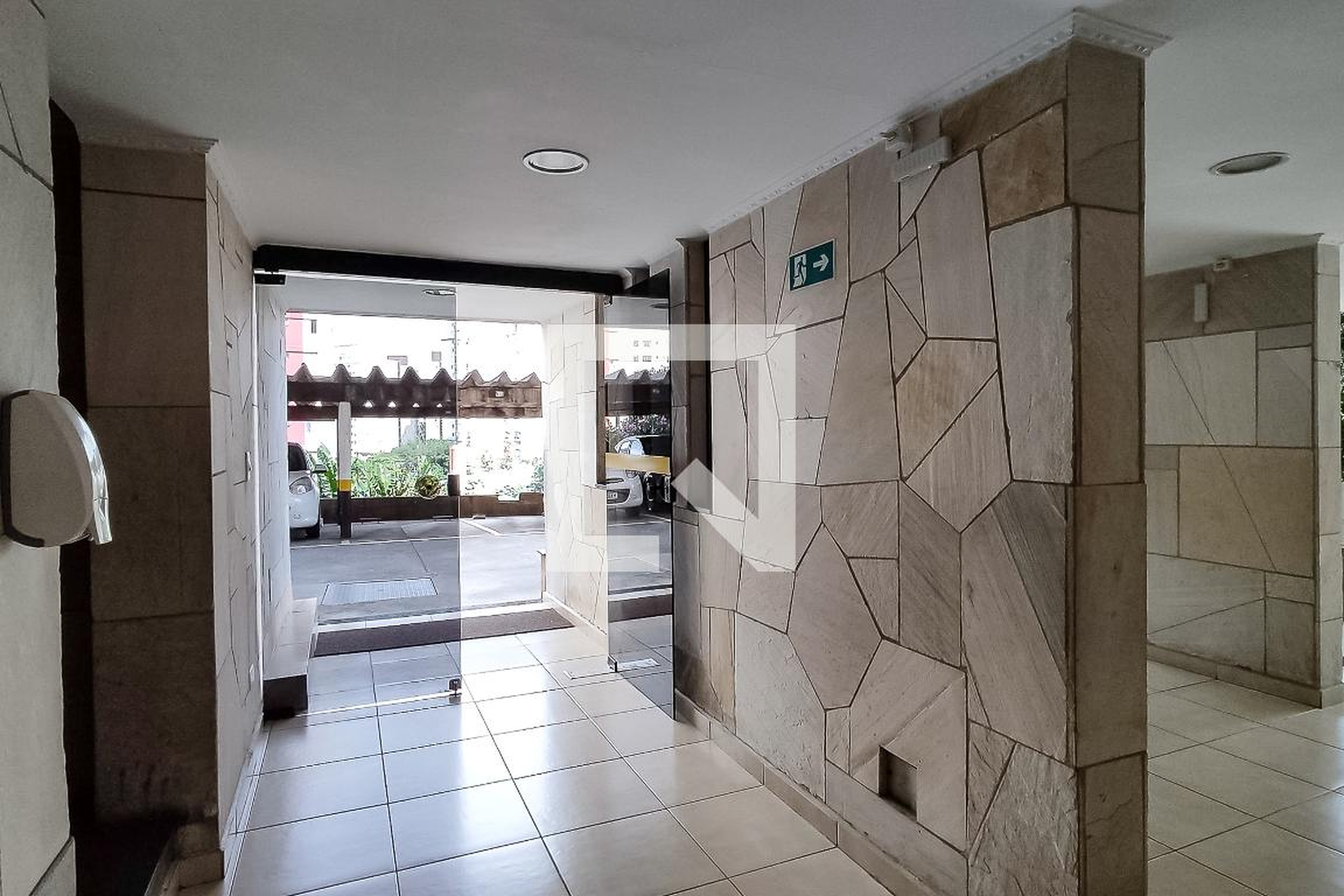 Hall de Entrada - Edf: CONJUNTO RESIDENCIAL JARDIM CELESTE I
