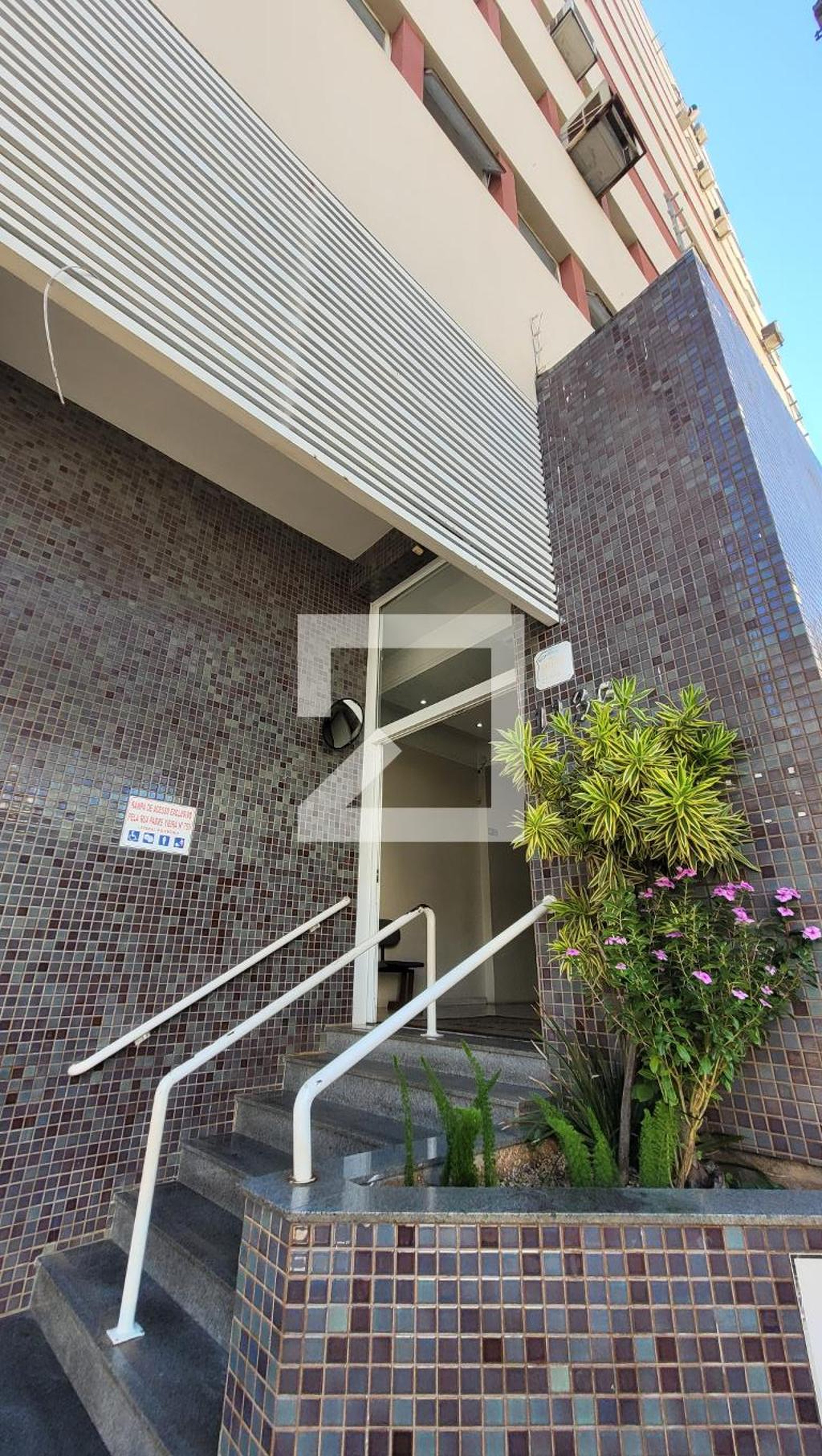 Fachada Condomínio em Avenida Doutor Moraes Salles, 1136