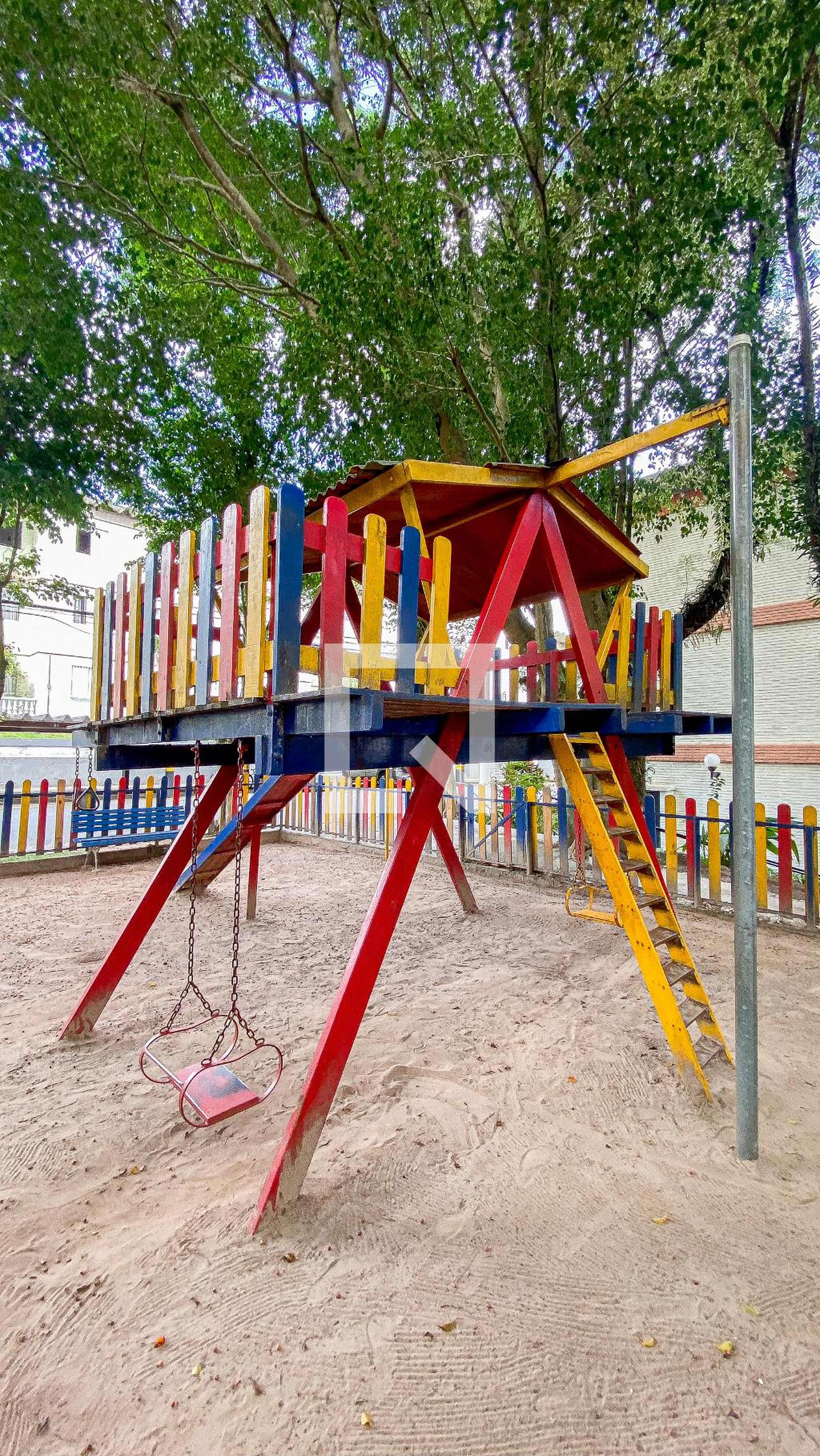 Playground - Conjunto Residencial Caminho do Mar