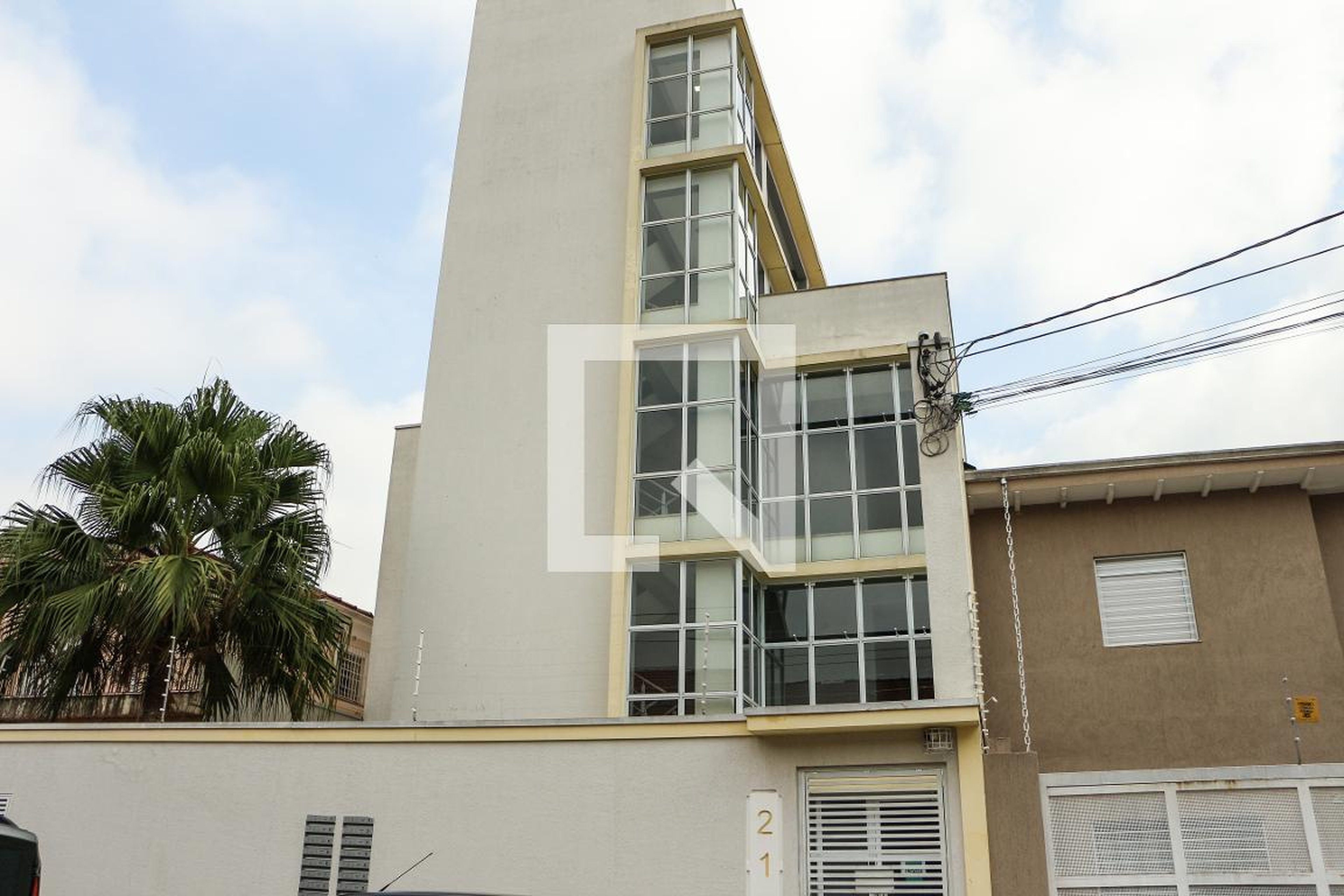 Fachada Condomínio em Rua Pedro de Resende, 215