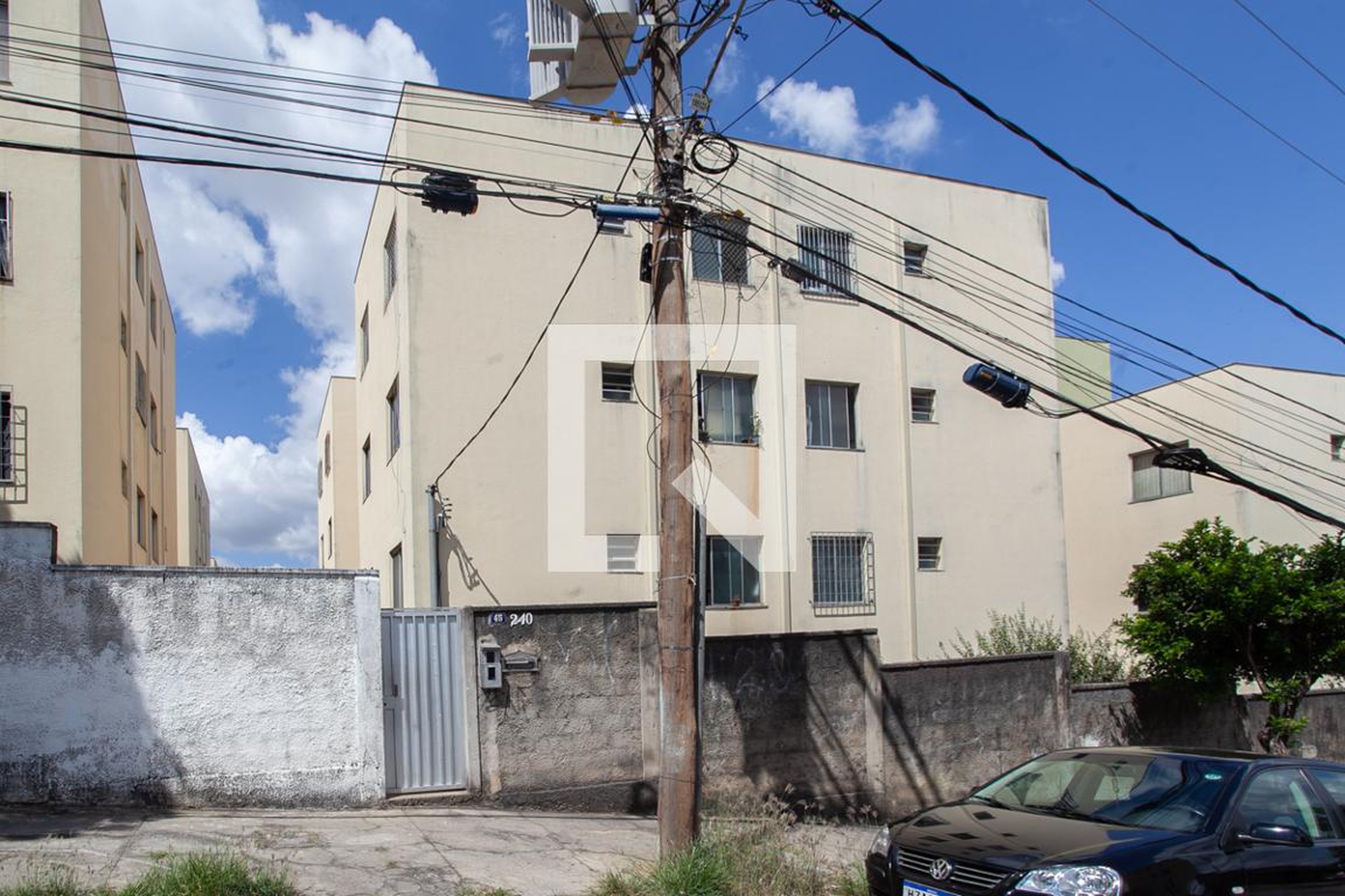 Fachada Condomínio em Rua Luiz Bondezan, 240