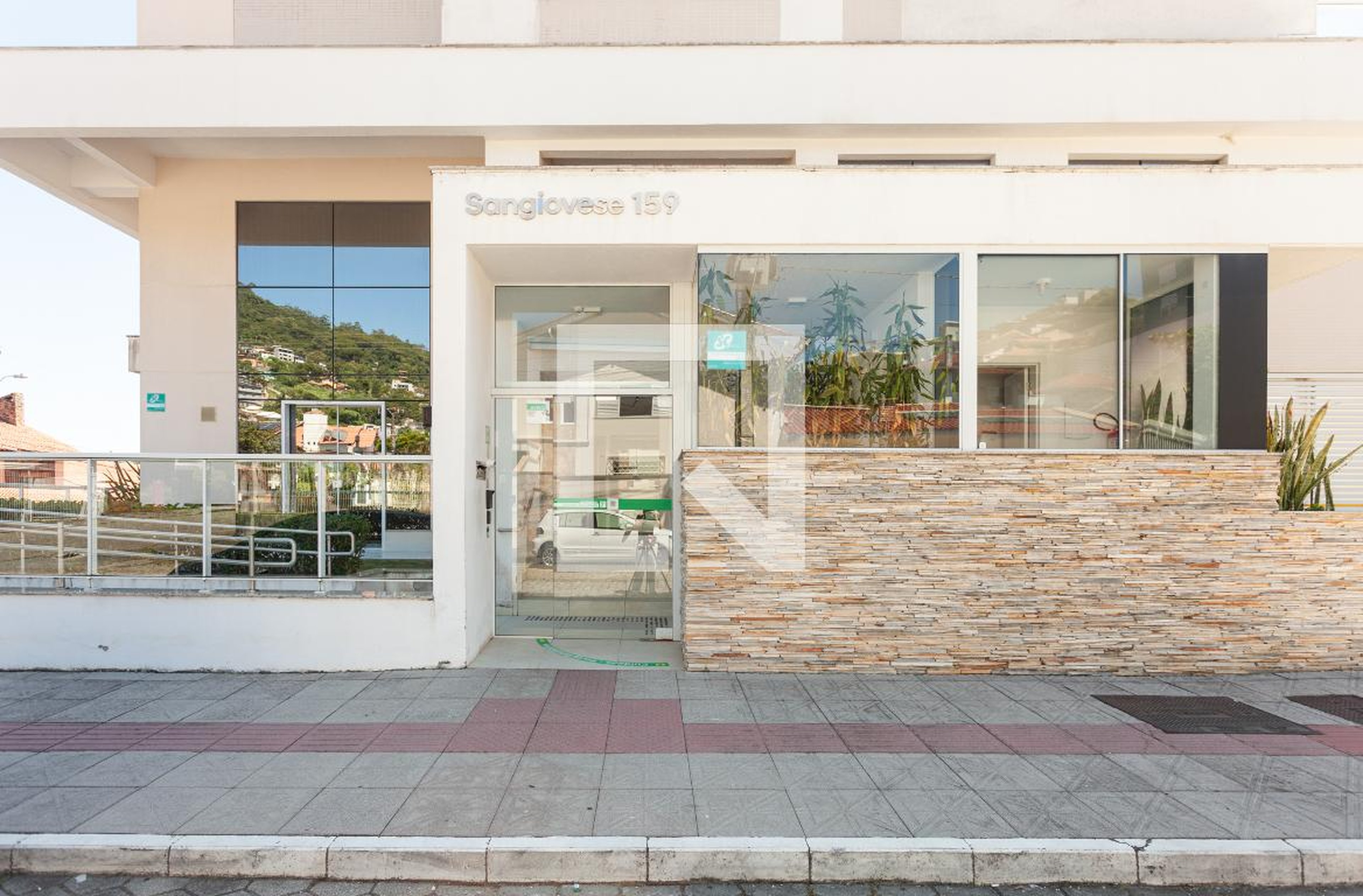 Fachada do Prédio Condomínio em Rua Vereador Frederico Veras, 159