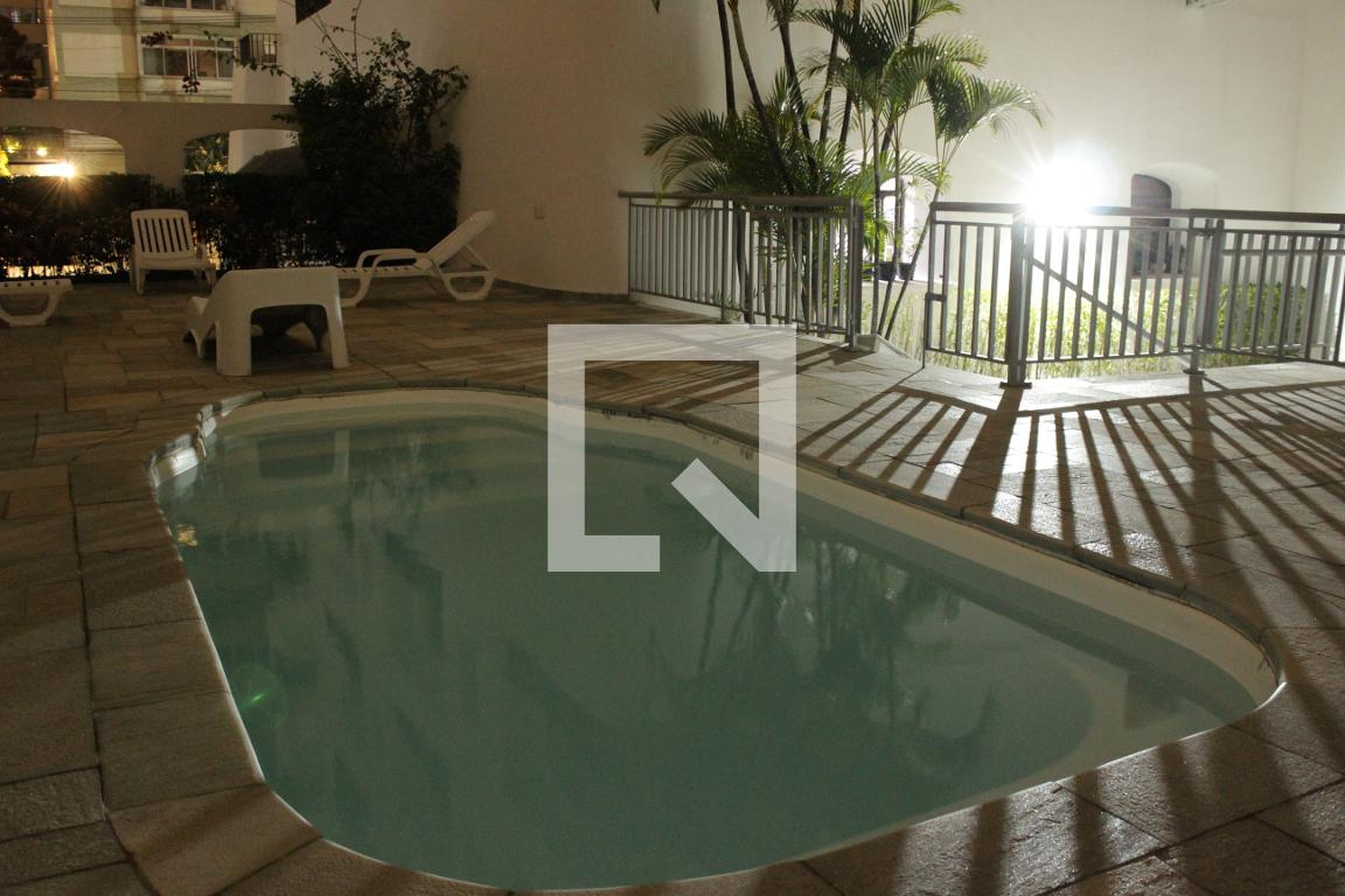 Piscina - Adélia Nigri