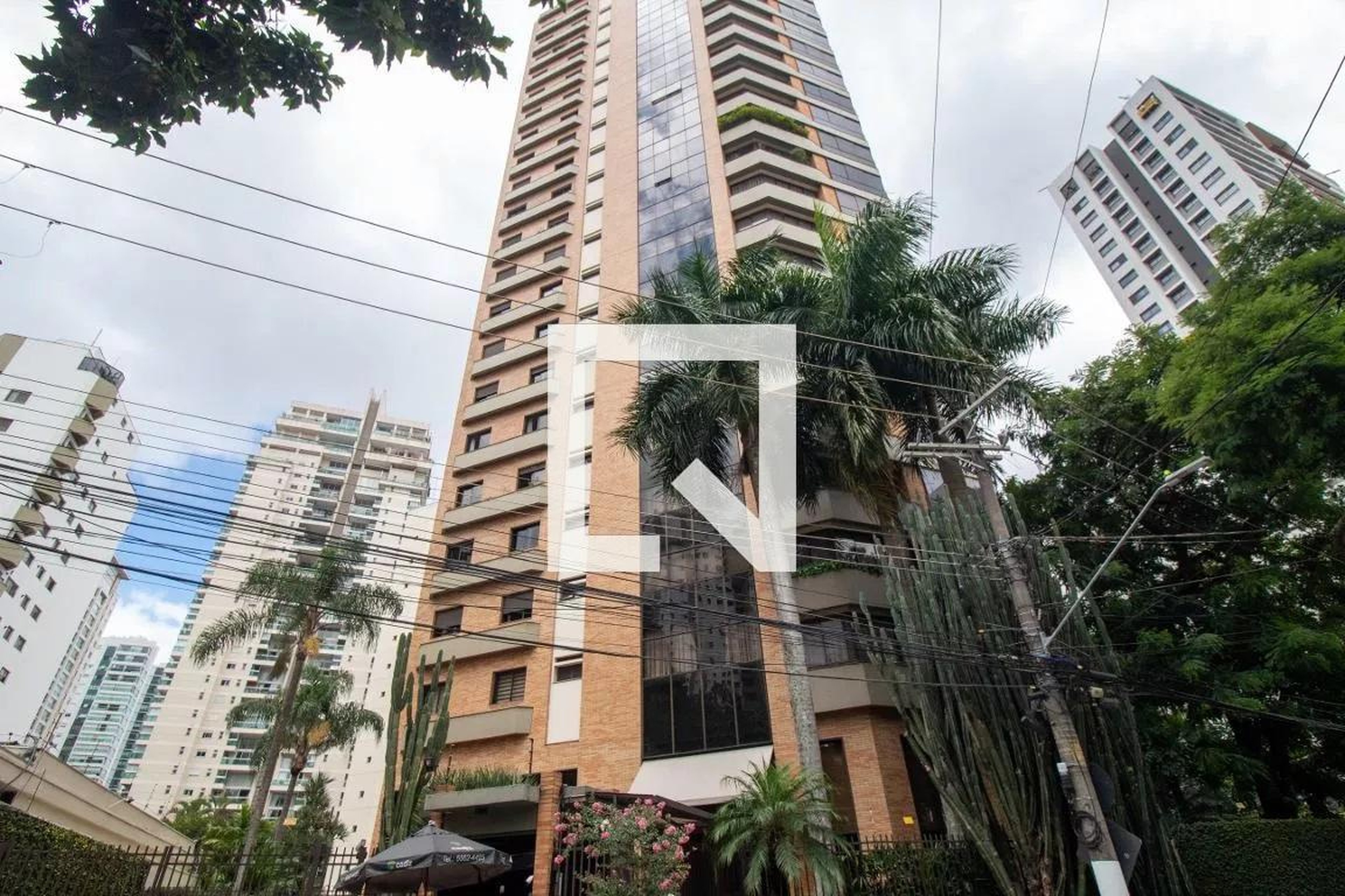 Fachada do Prédio Condomínio Huascar