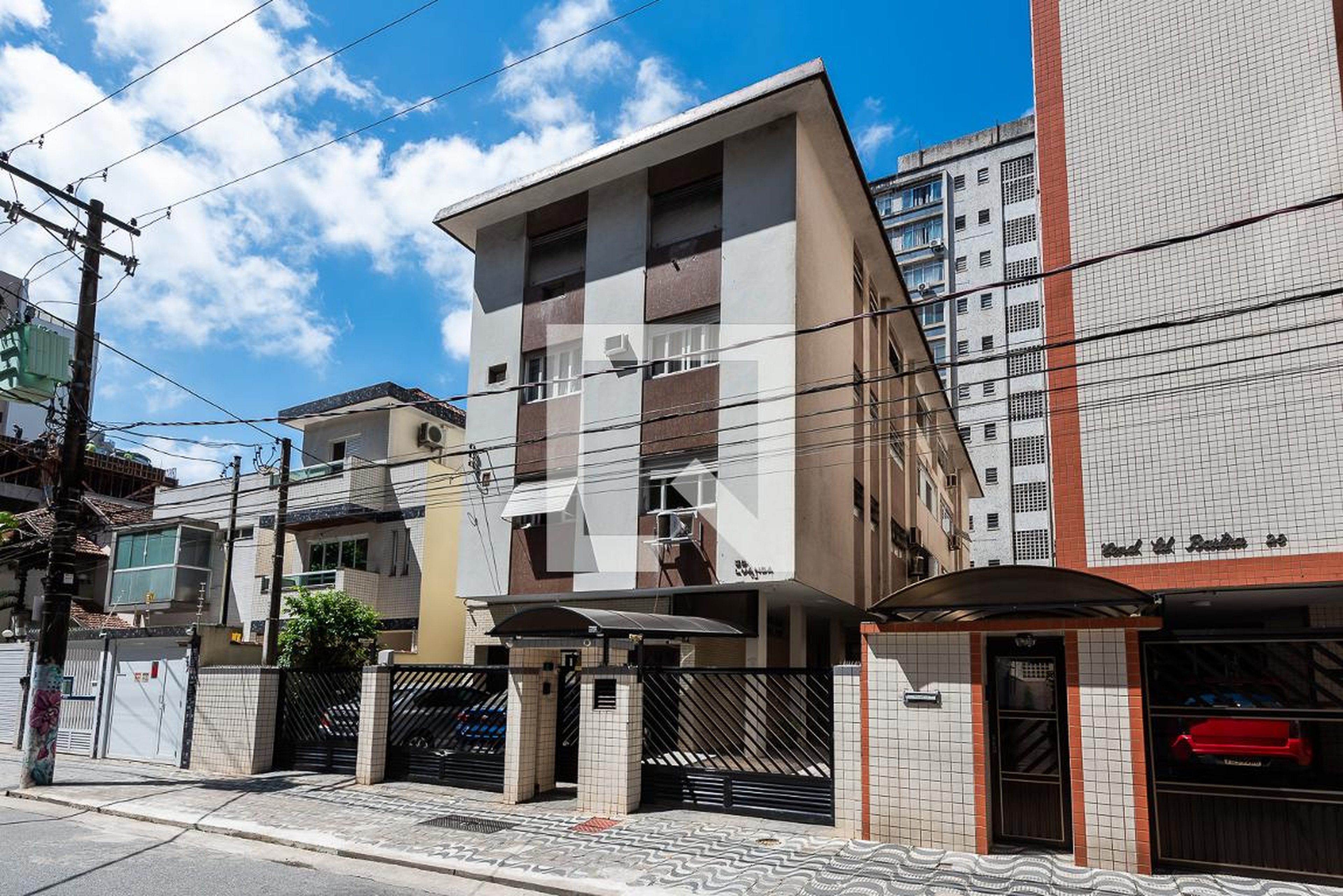 Fachada Condomínio em Rua Dona Anália Franco, 34