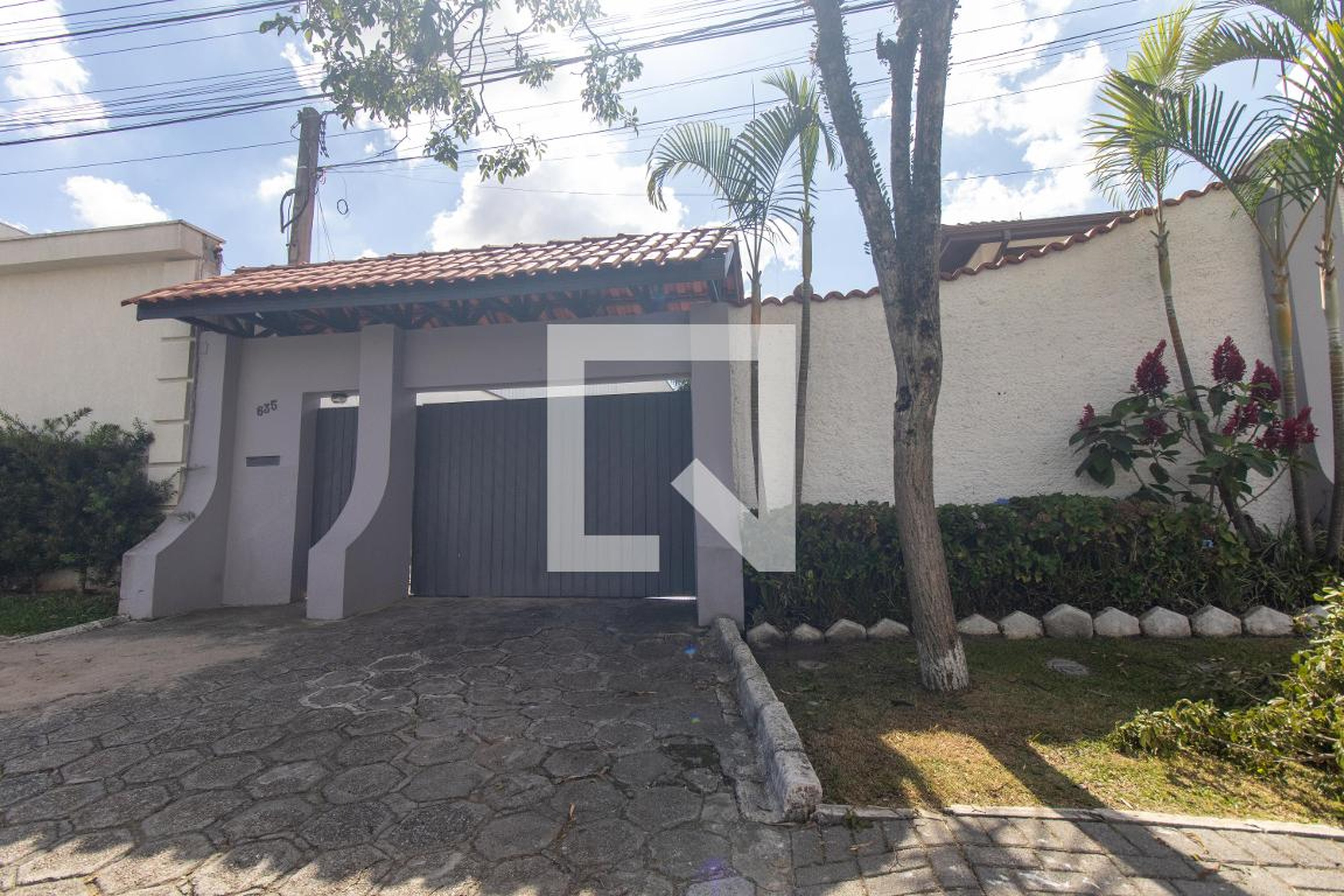 Fachada do Condomínio Condomínio em Rua Cônego Januário da Cunha Barbosa, 635