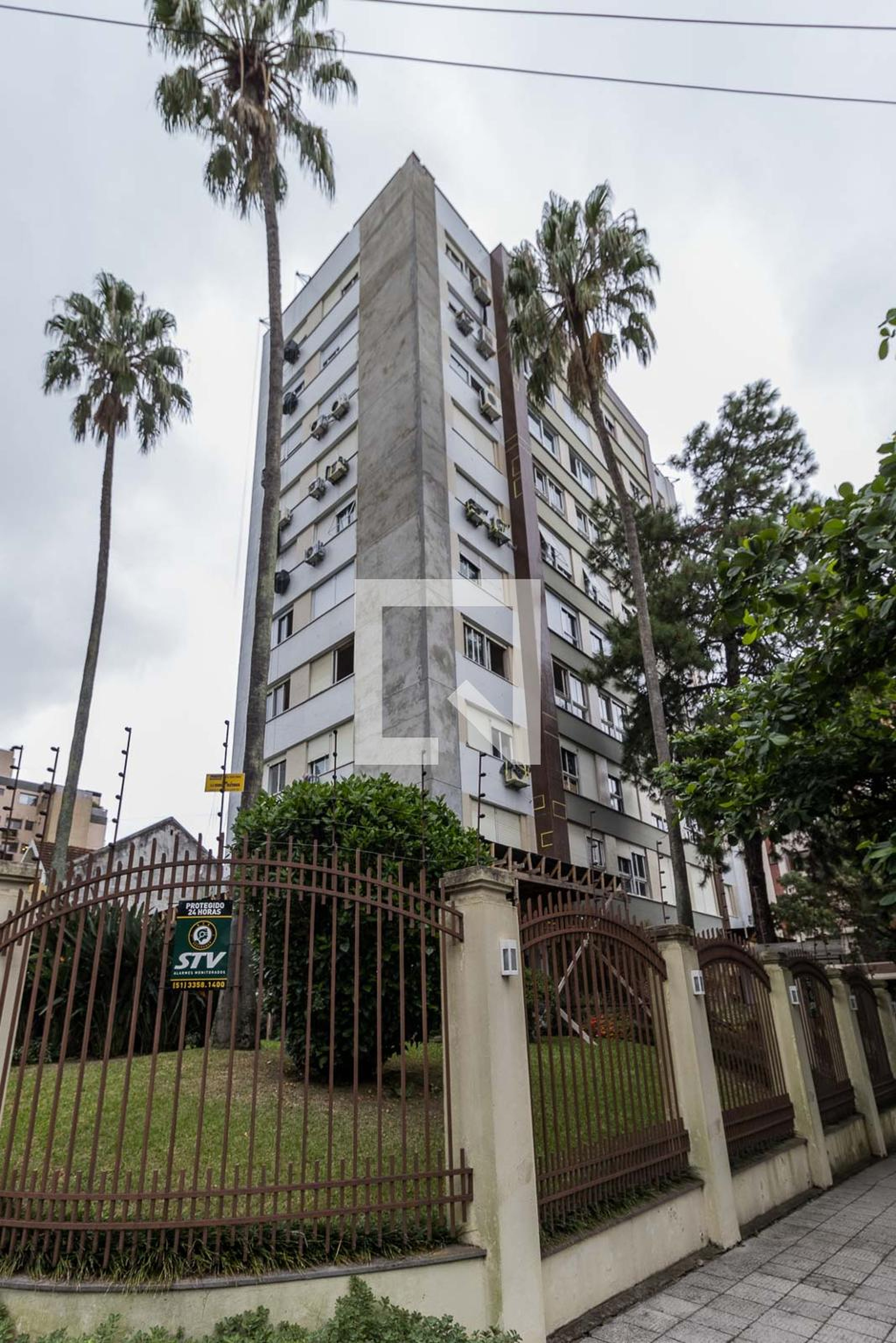 Fachada Condomínio em Rua Felipe de Oliveira, 921