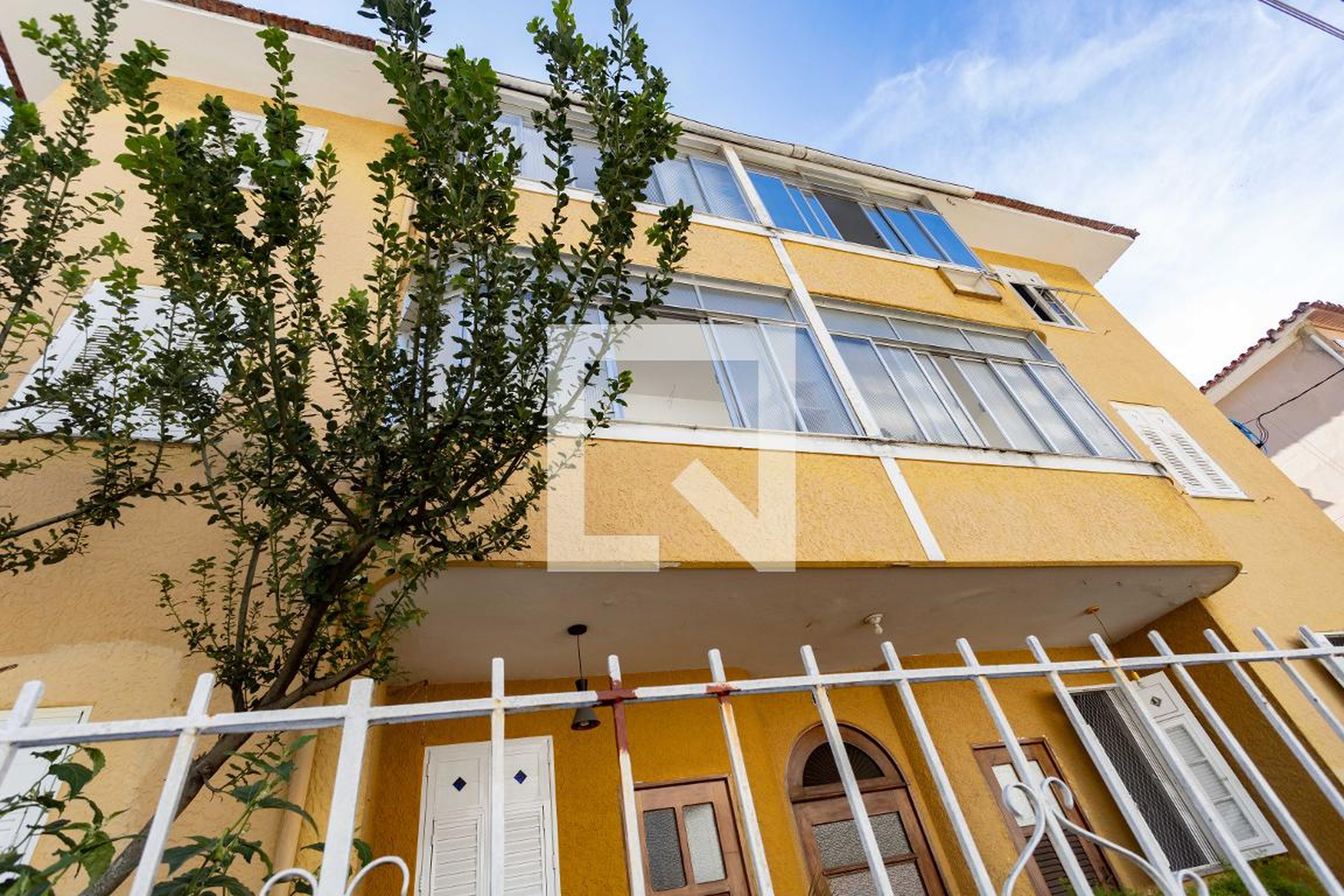 Fachada Condomínio em Rua Principado de Mônaco, 88