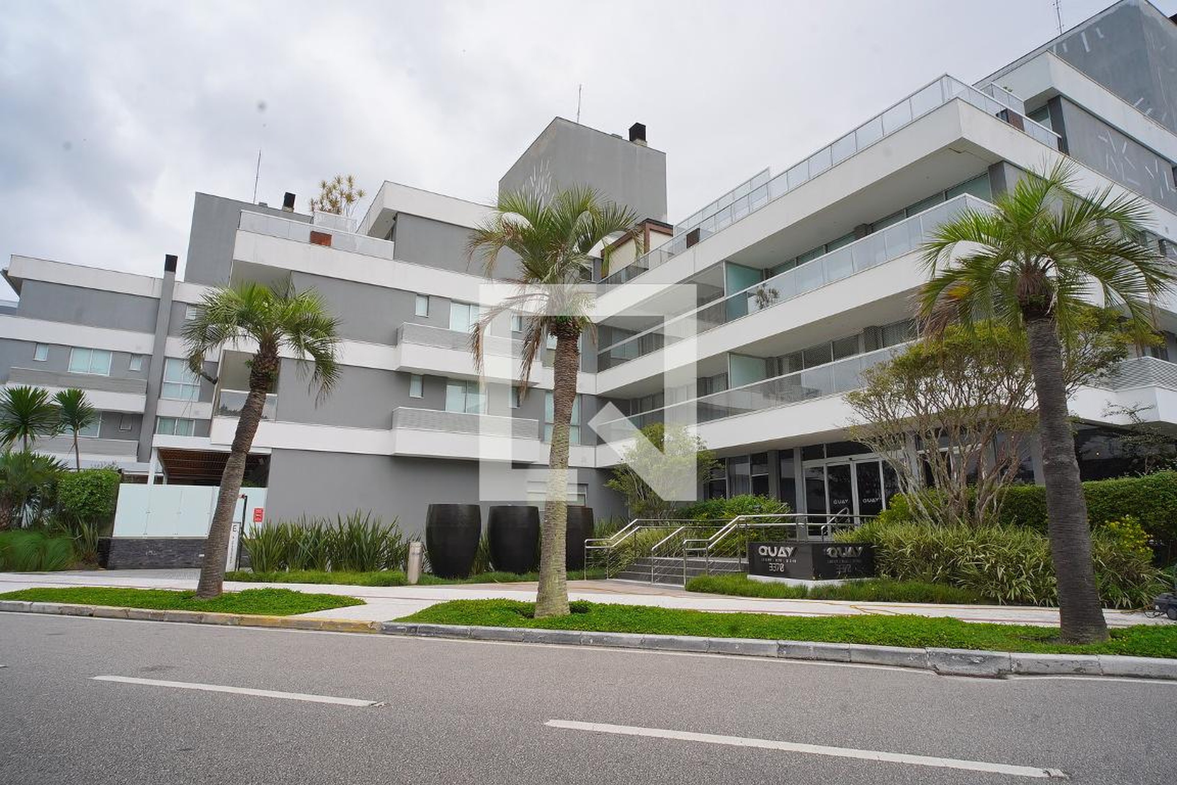 Fachada do Prédio Condomínio Quay