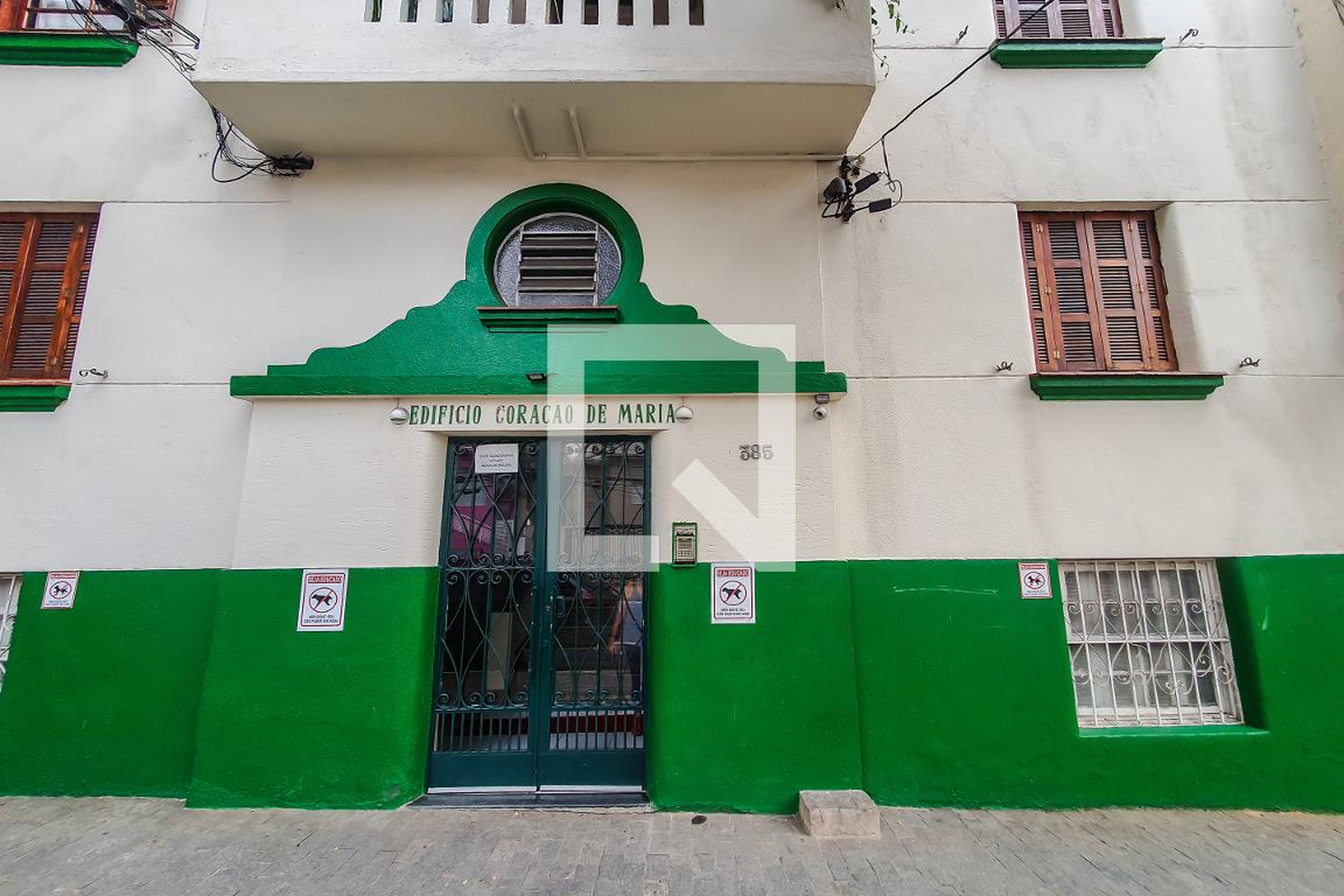 Fachada Condomínio em Rua Doutor Neto de Araújo, 385