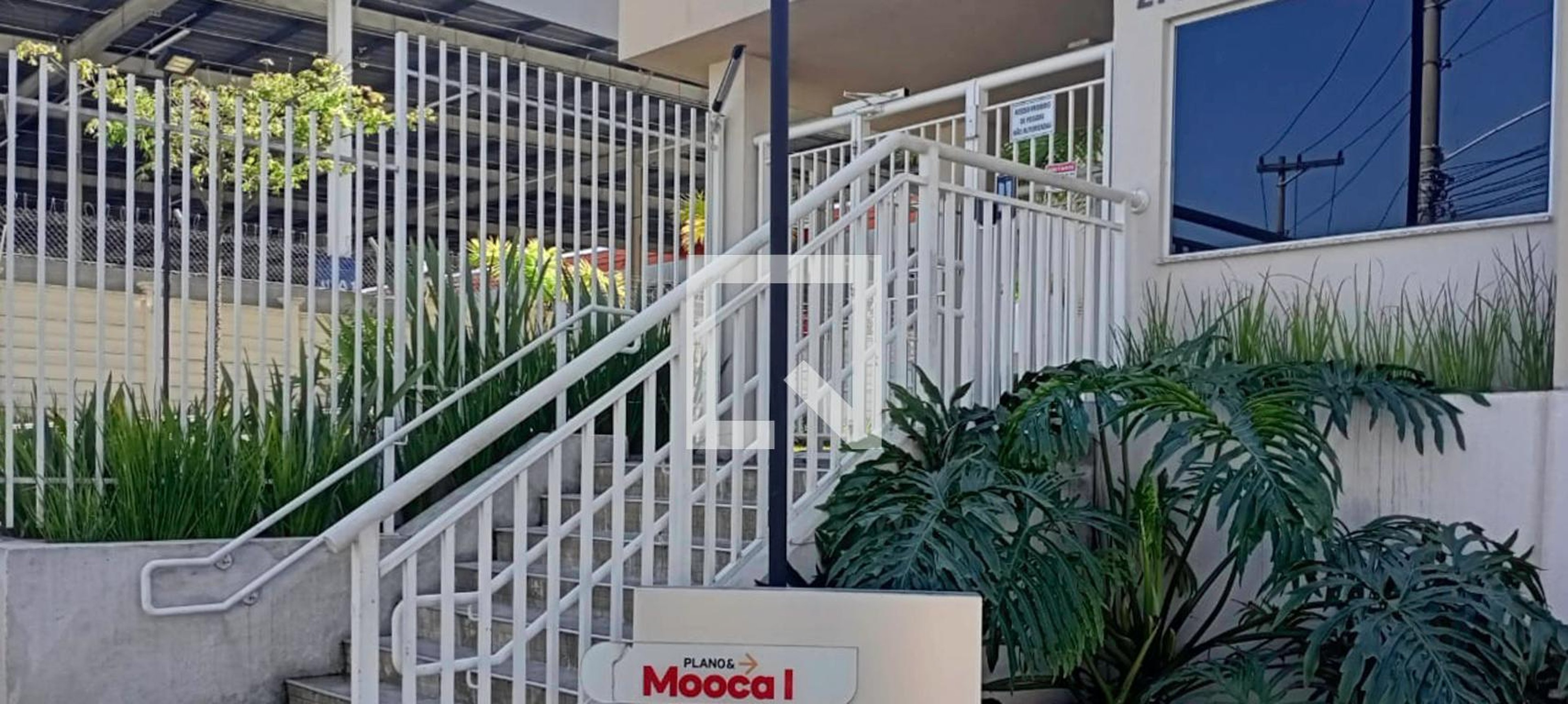 Fachada Condomínio em Praça Alberto Lion, 20