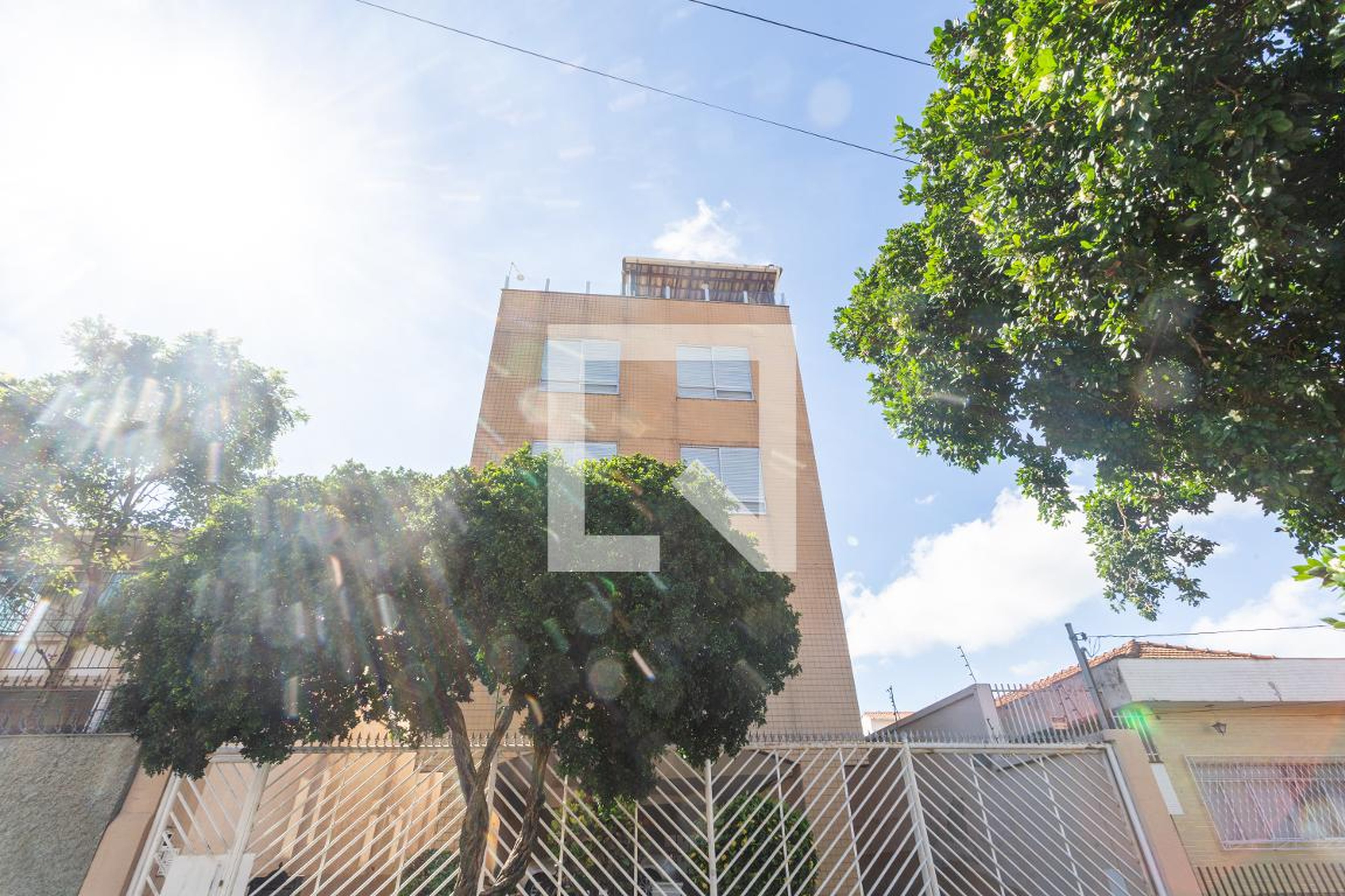 Fachada Condomínio em Rua Felíciano Henriques, 70