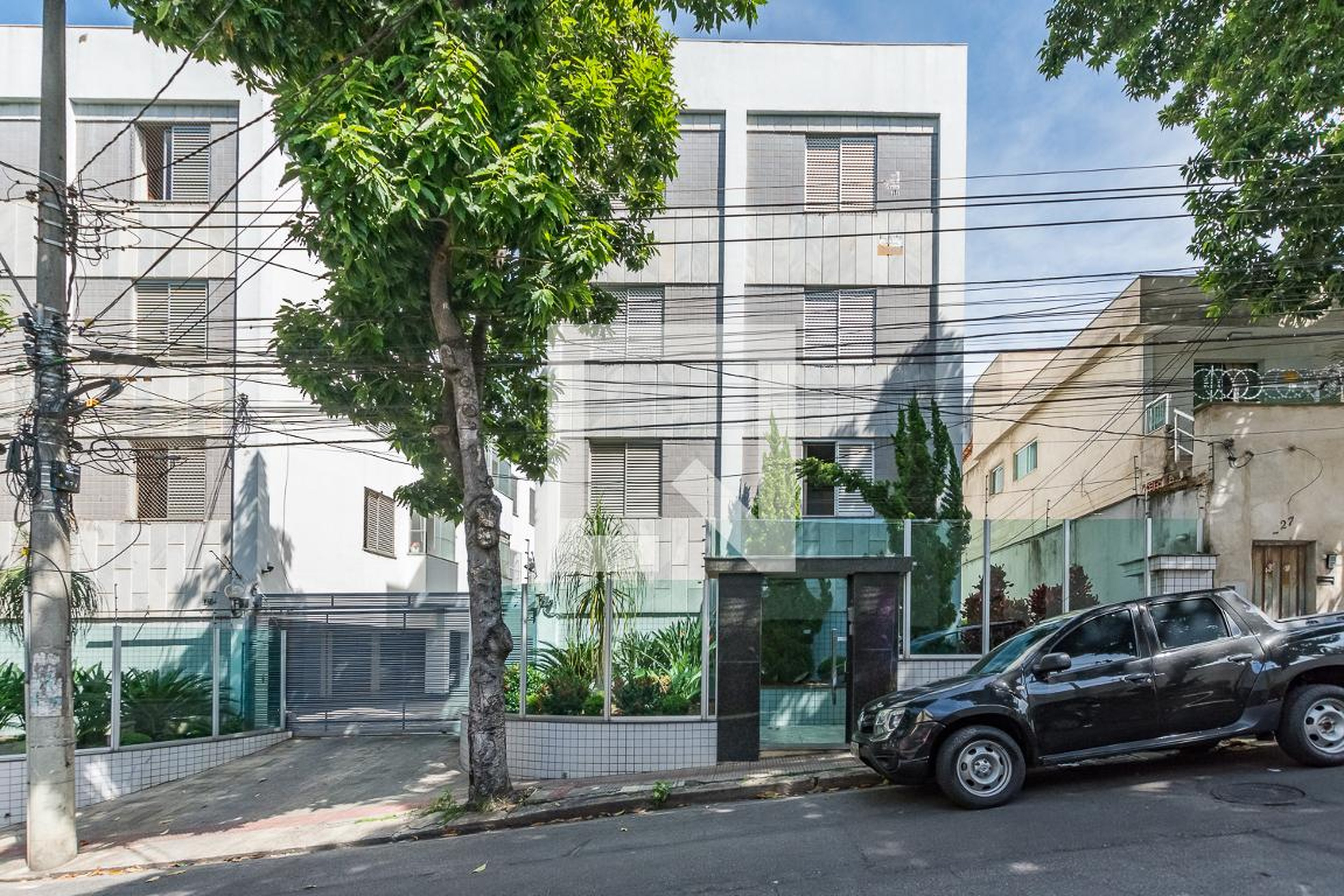 Fachada Condomínio em Rua Henrique Gorceix, 275