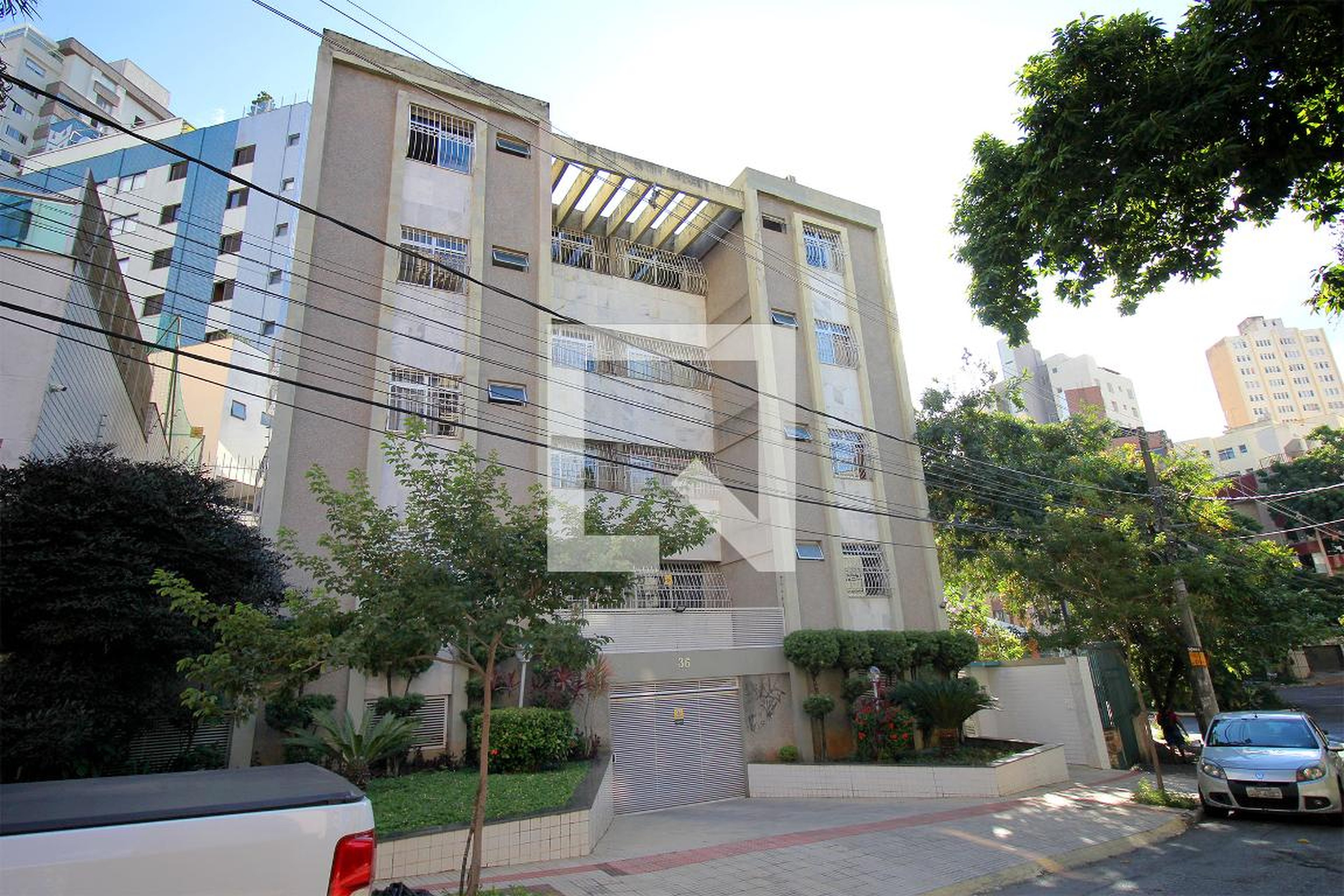 Fachada do Prédio Condomínio em Rua Suzana Furtado de Oliveira, 36