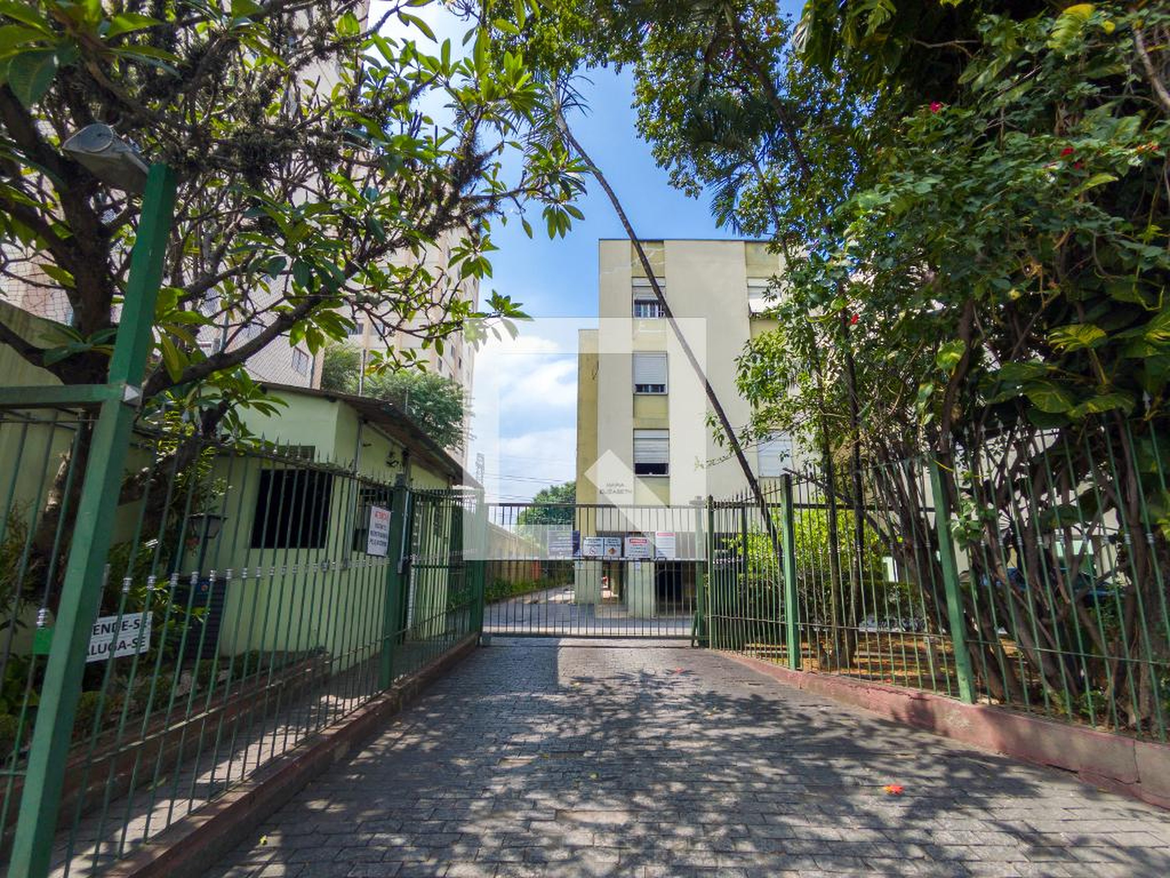 Fachada do Condomínio Condomínio Maria Elizabeth