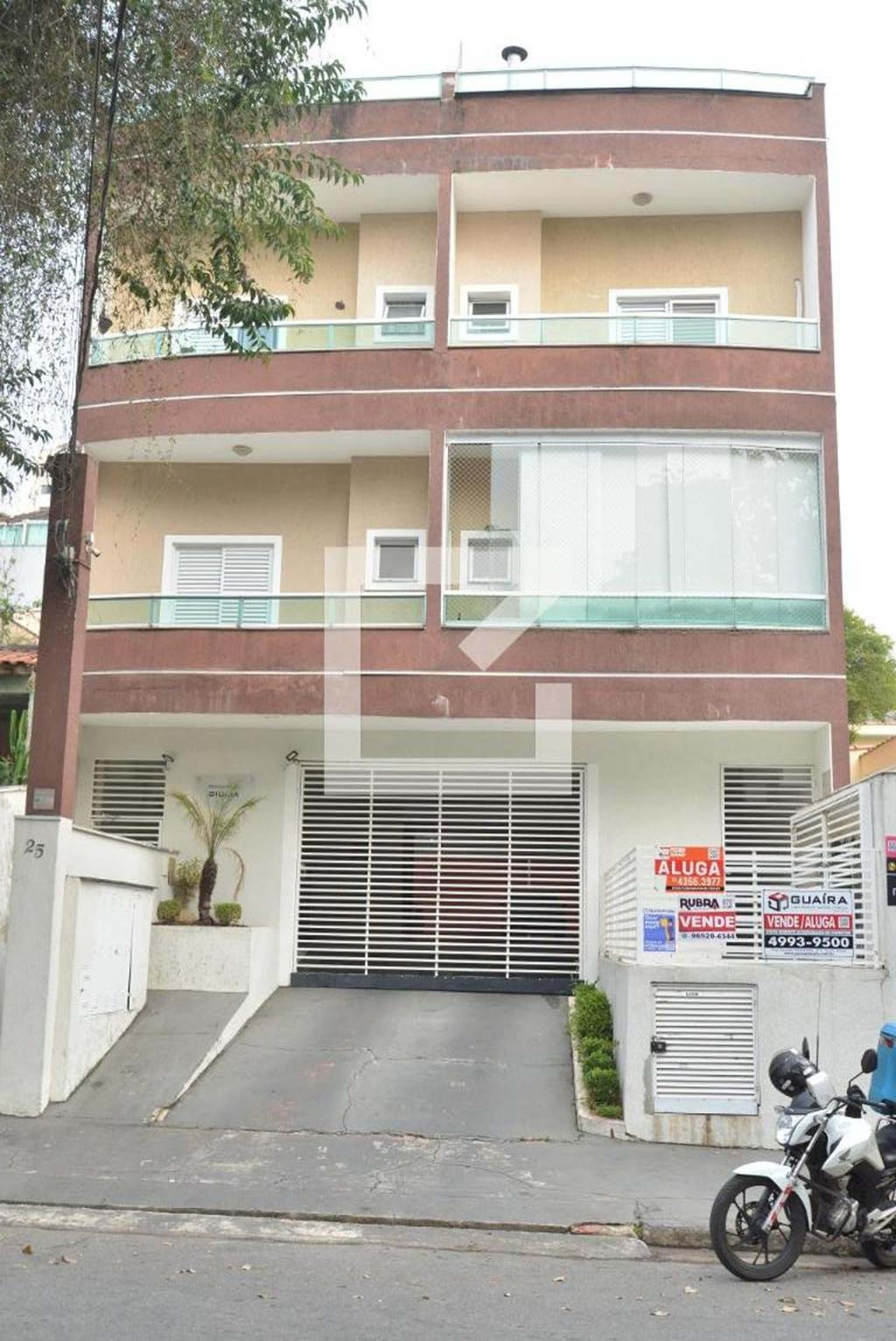 Fachada Condomínio em Rua Muritinga, 25