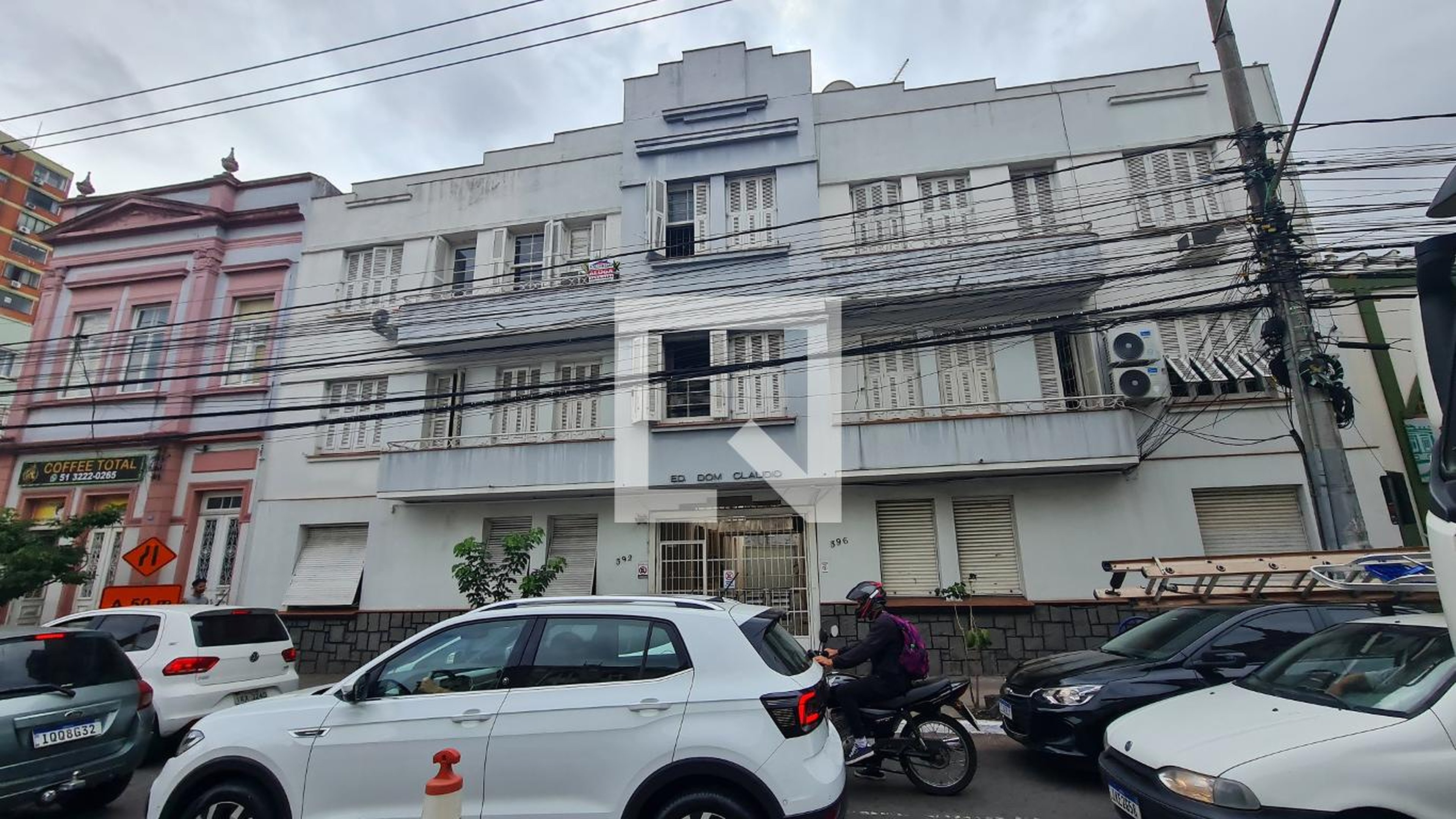 Fachada Condomínio em Avenida Cristóvão Colombo, 592