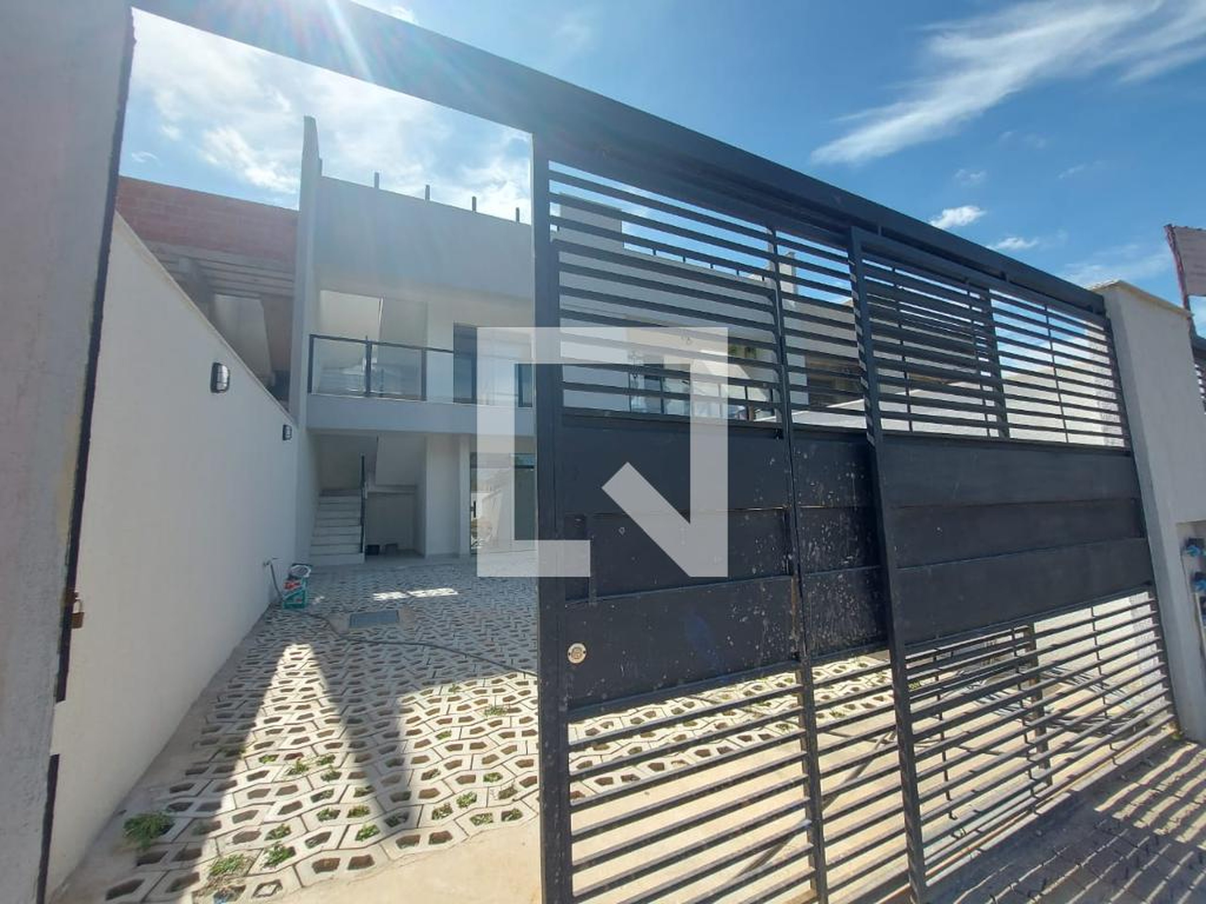 Fachada Condomínio em Rua Conceição de Oliveira Ferreira, 293