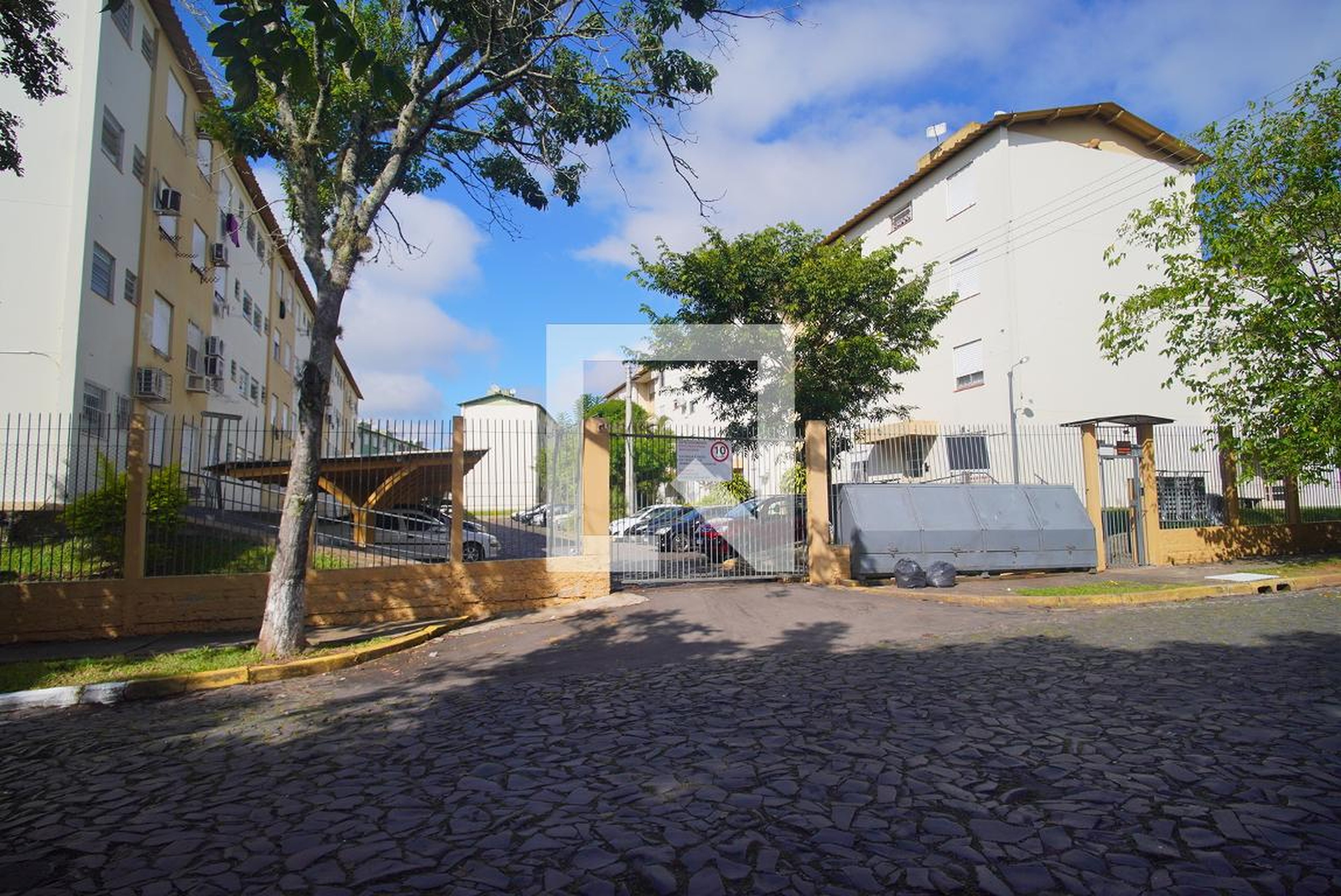 Fachada Condomínio em Rua Eduardo da Silva Prado, 22