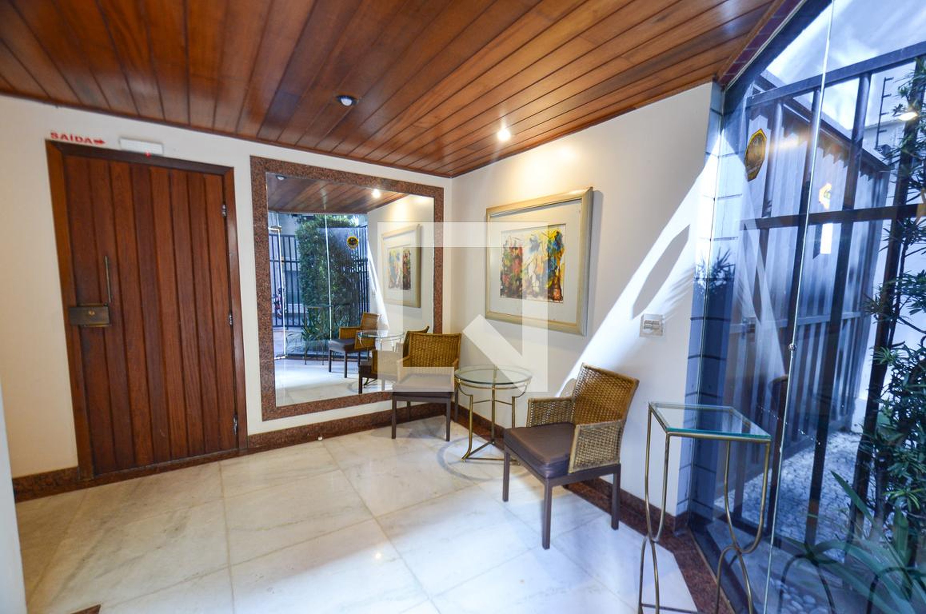 Hall de entrada Condomínio em Rua Cabo Verde, 449