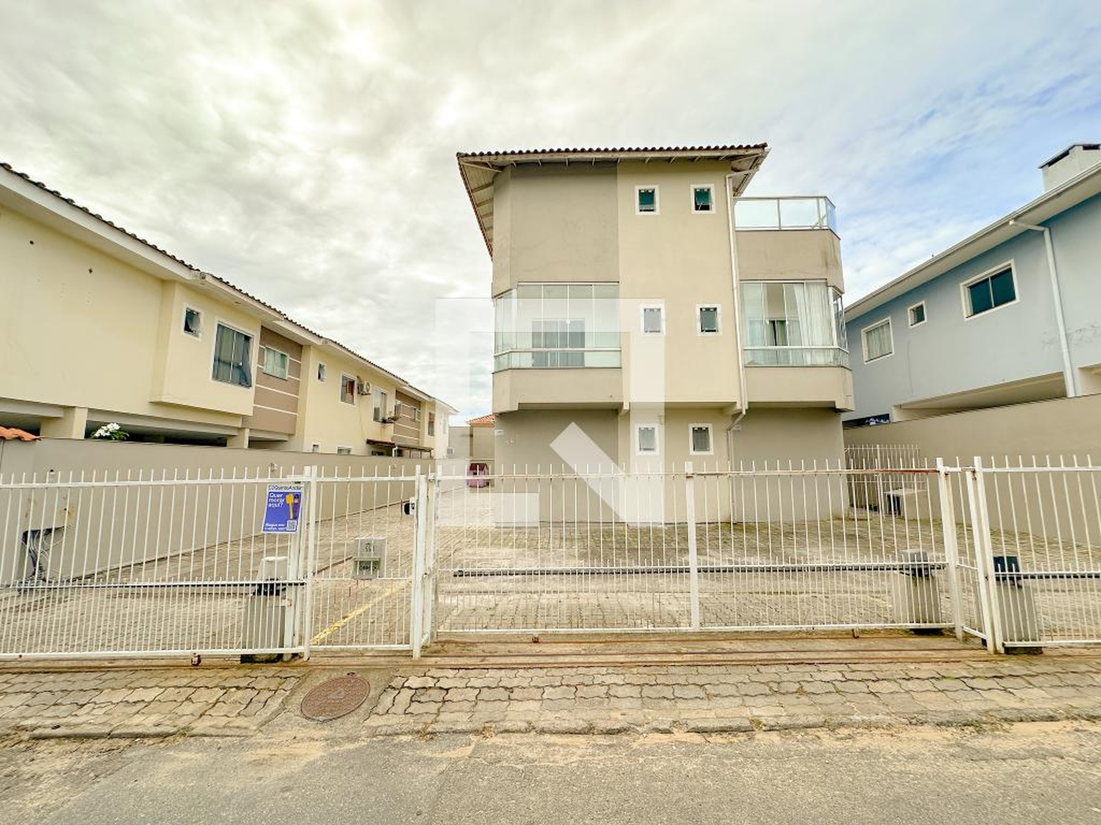 Fachada do Prédio Condomínio em Rua Quadrangular, 567