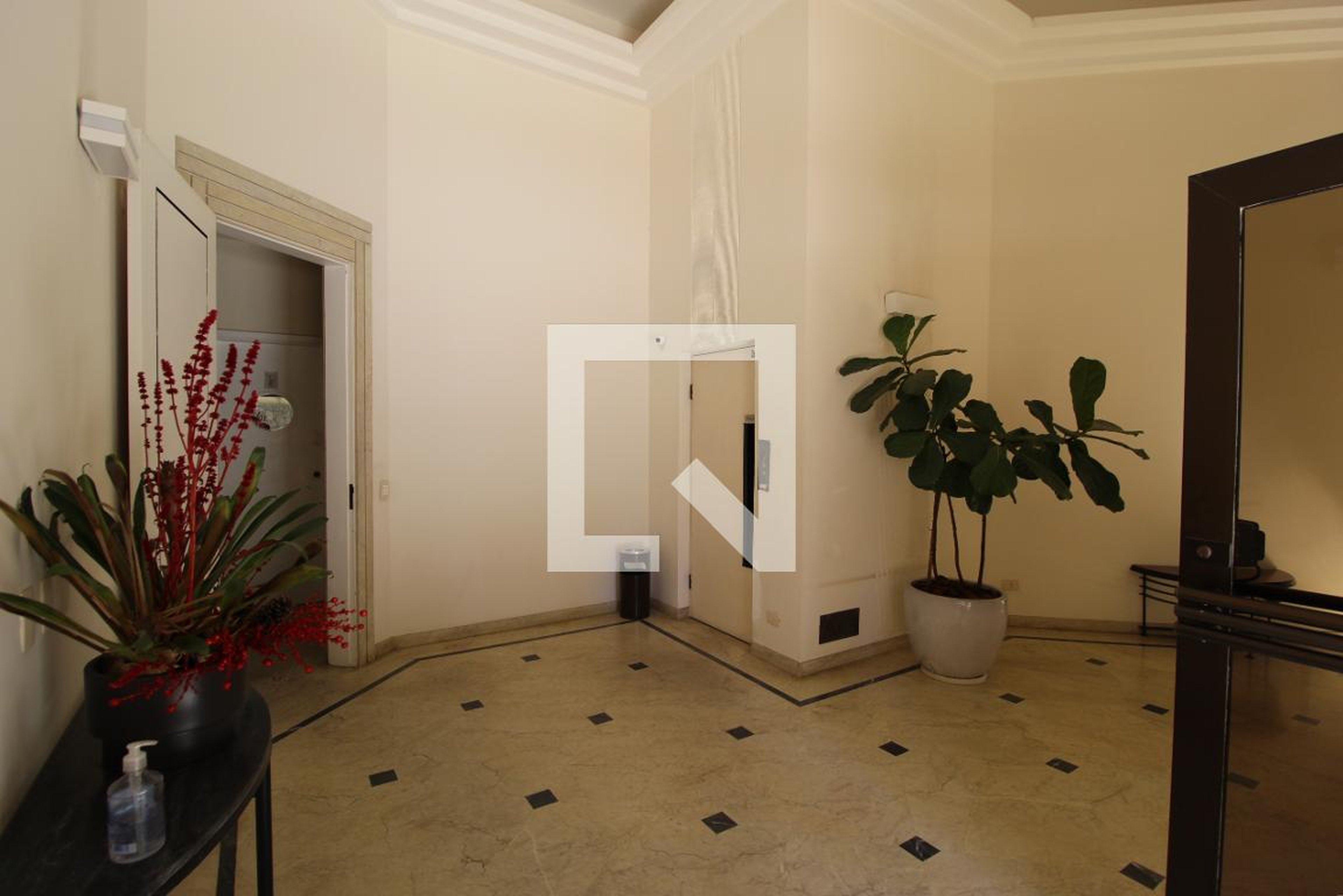 Hall de Entrada - Maison Saint Laurent