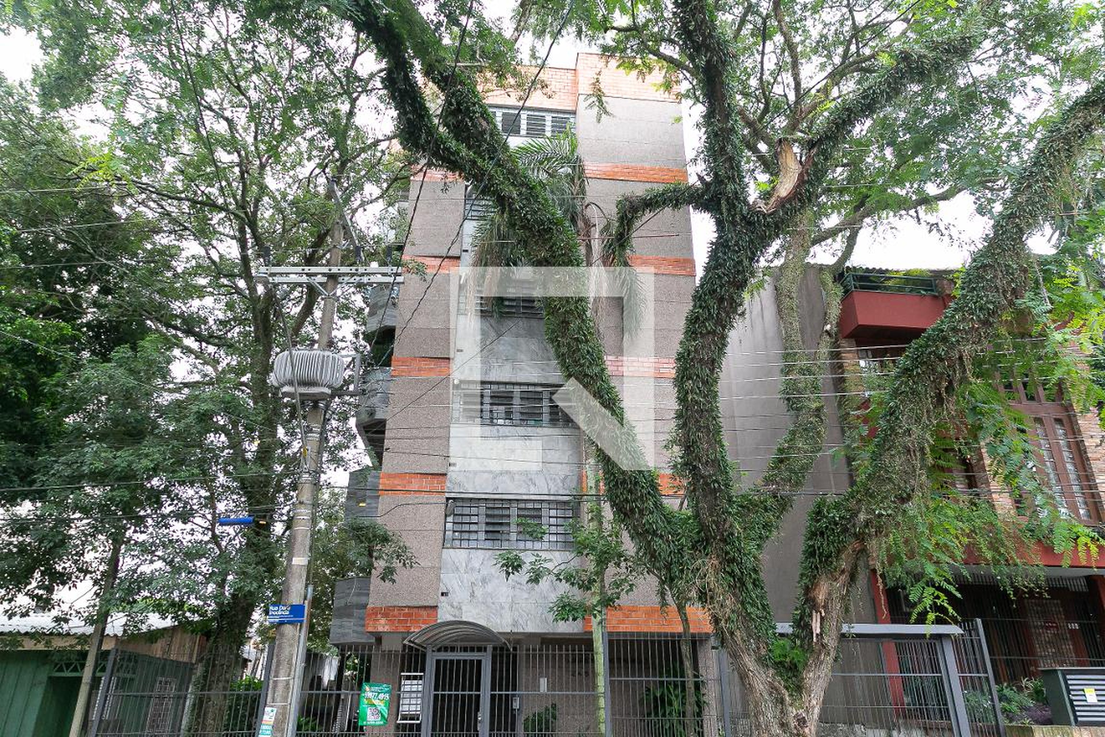 Fachada Condomínio em Rua Dona Inocência, 454