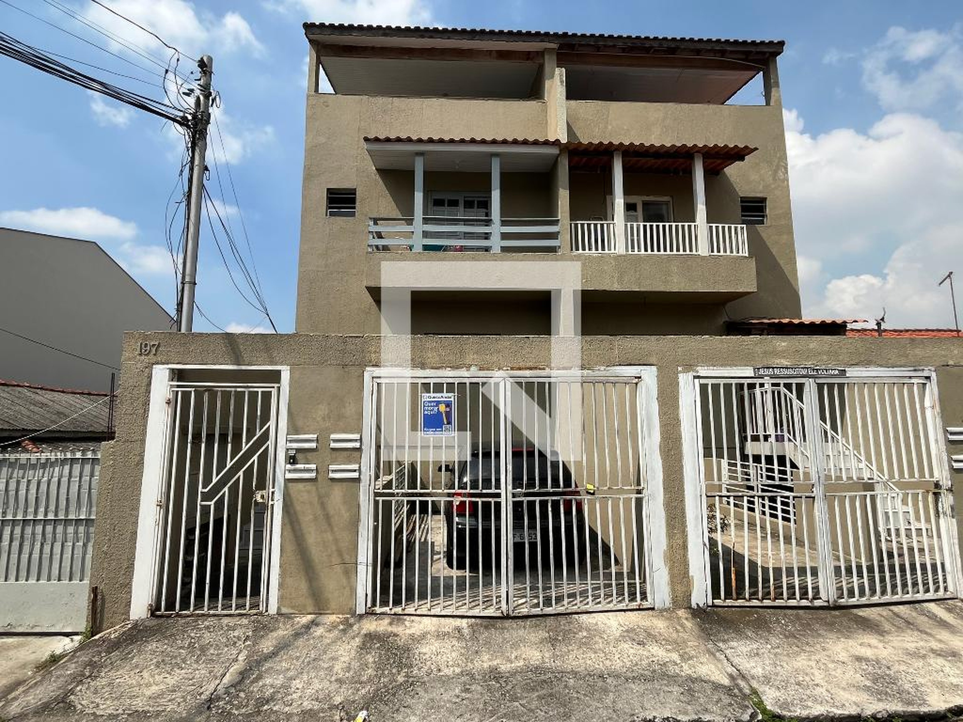 Fachada Condomínio em Rua Pôrto Sabaúna, 197