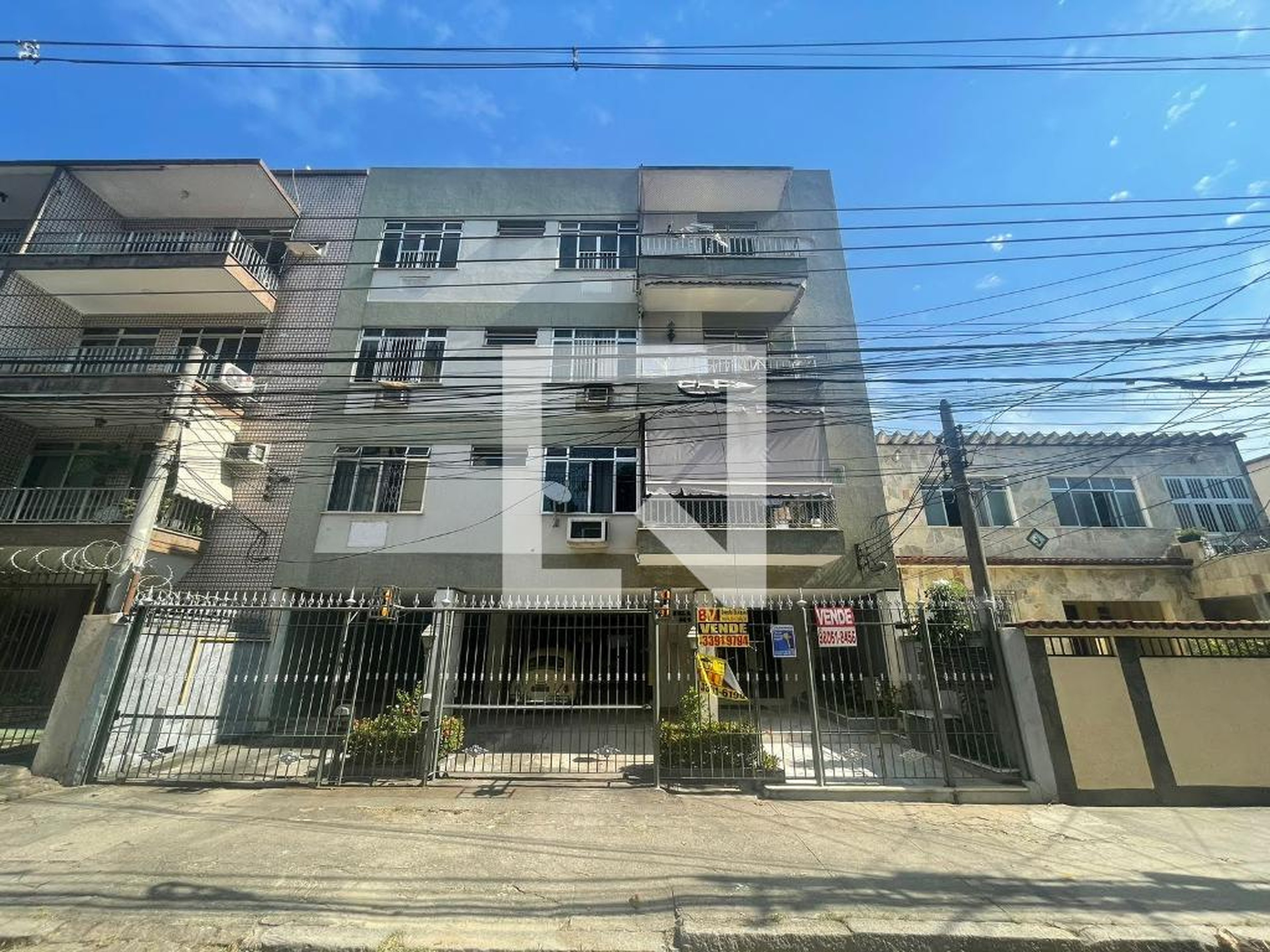 Fachada Condomínio em Rua Aiera, 564