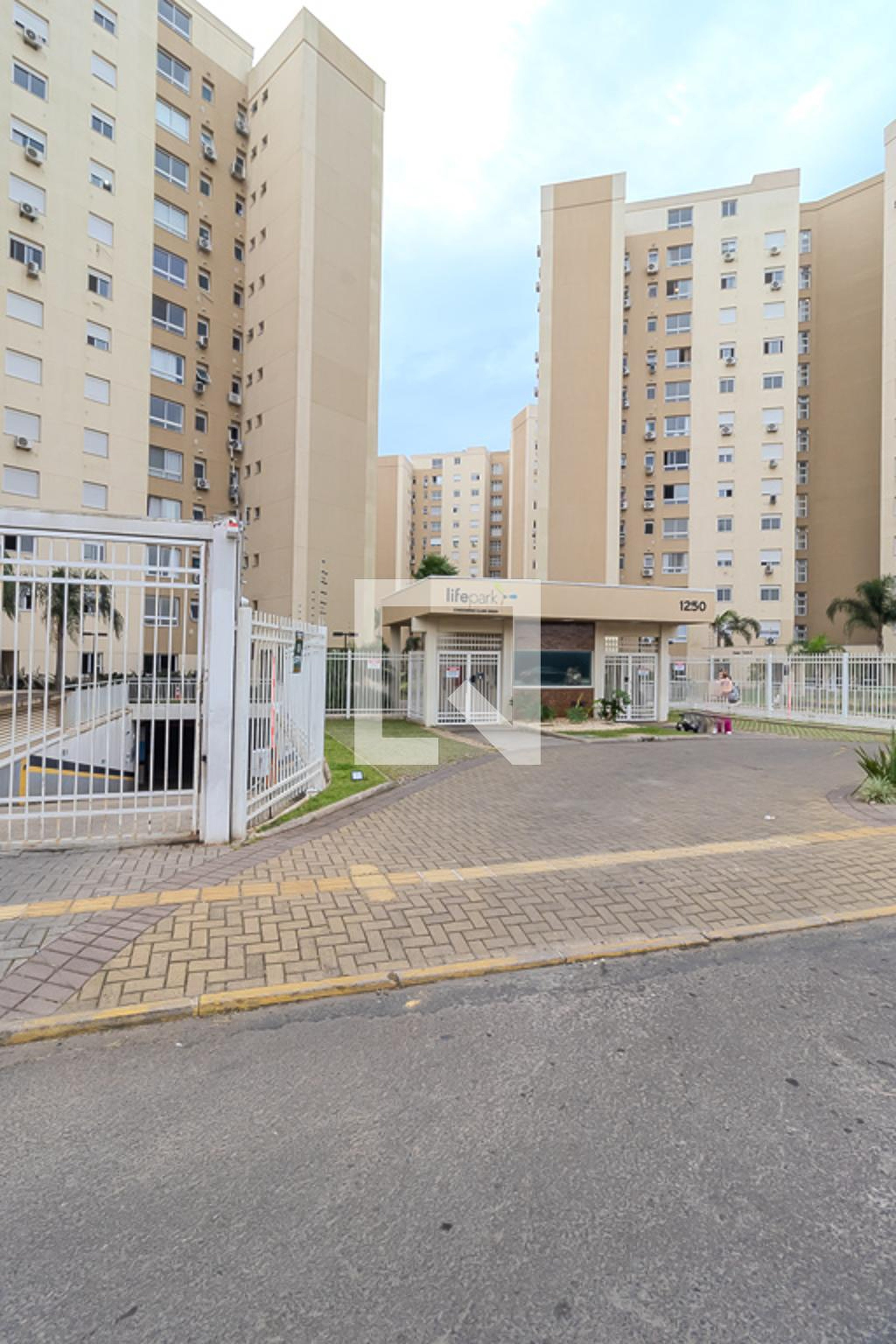 Fachada do condomínio Condomínio Life Park Green