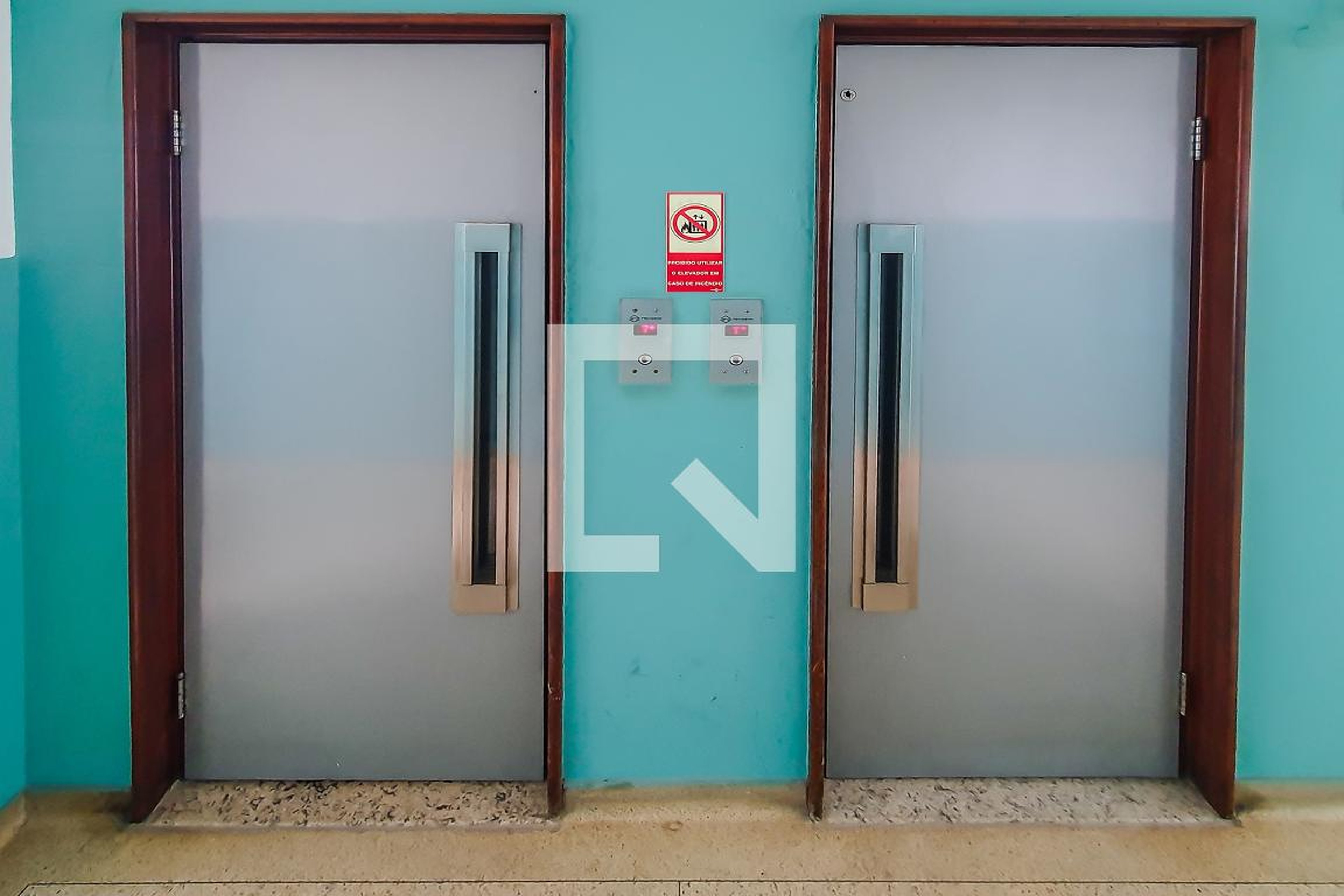 elevador - Edifício Giovanina