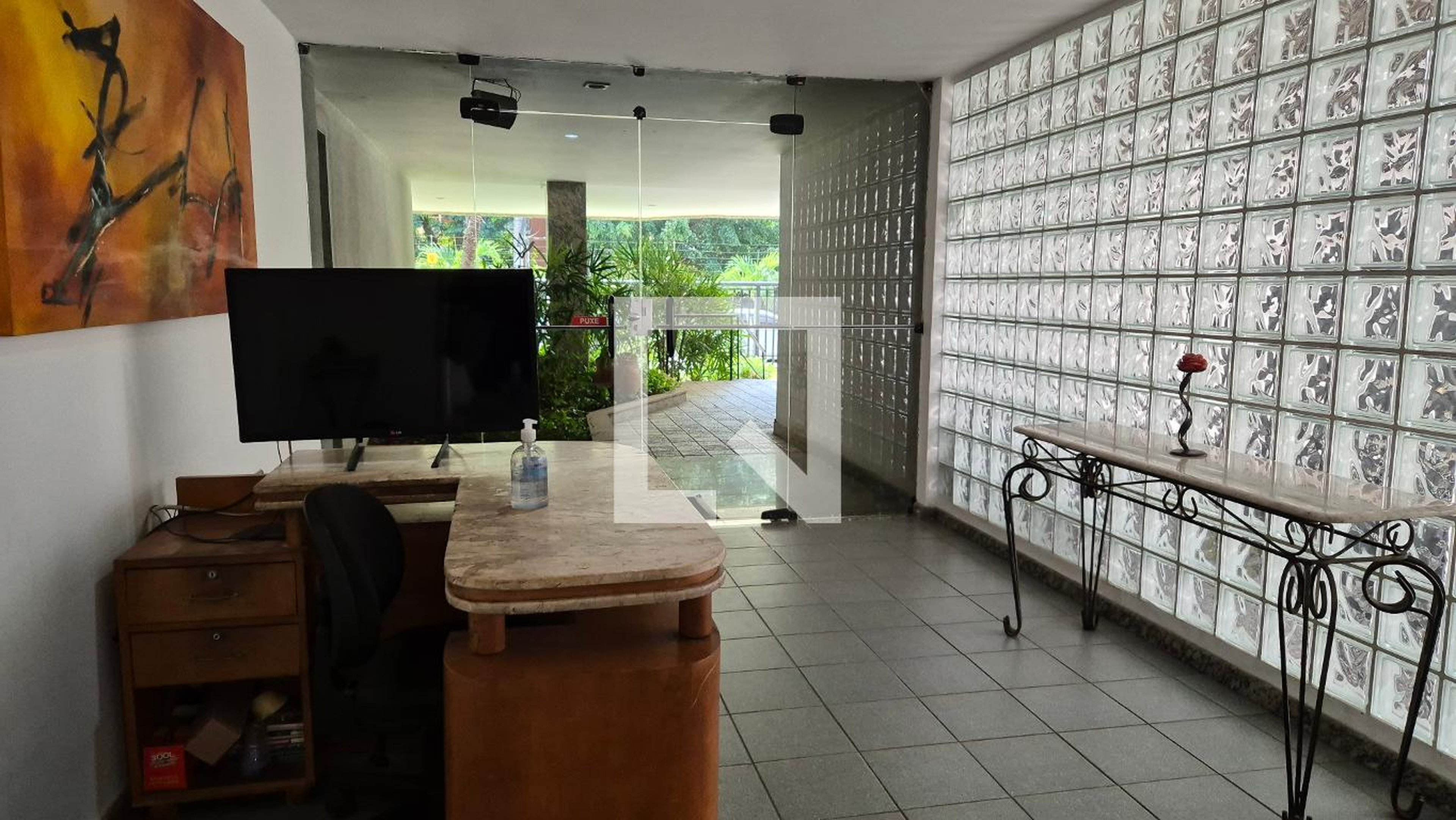 Hall de entrada - Lucilia Caffaro