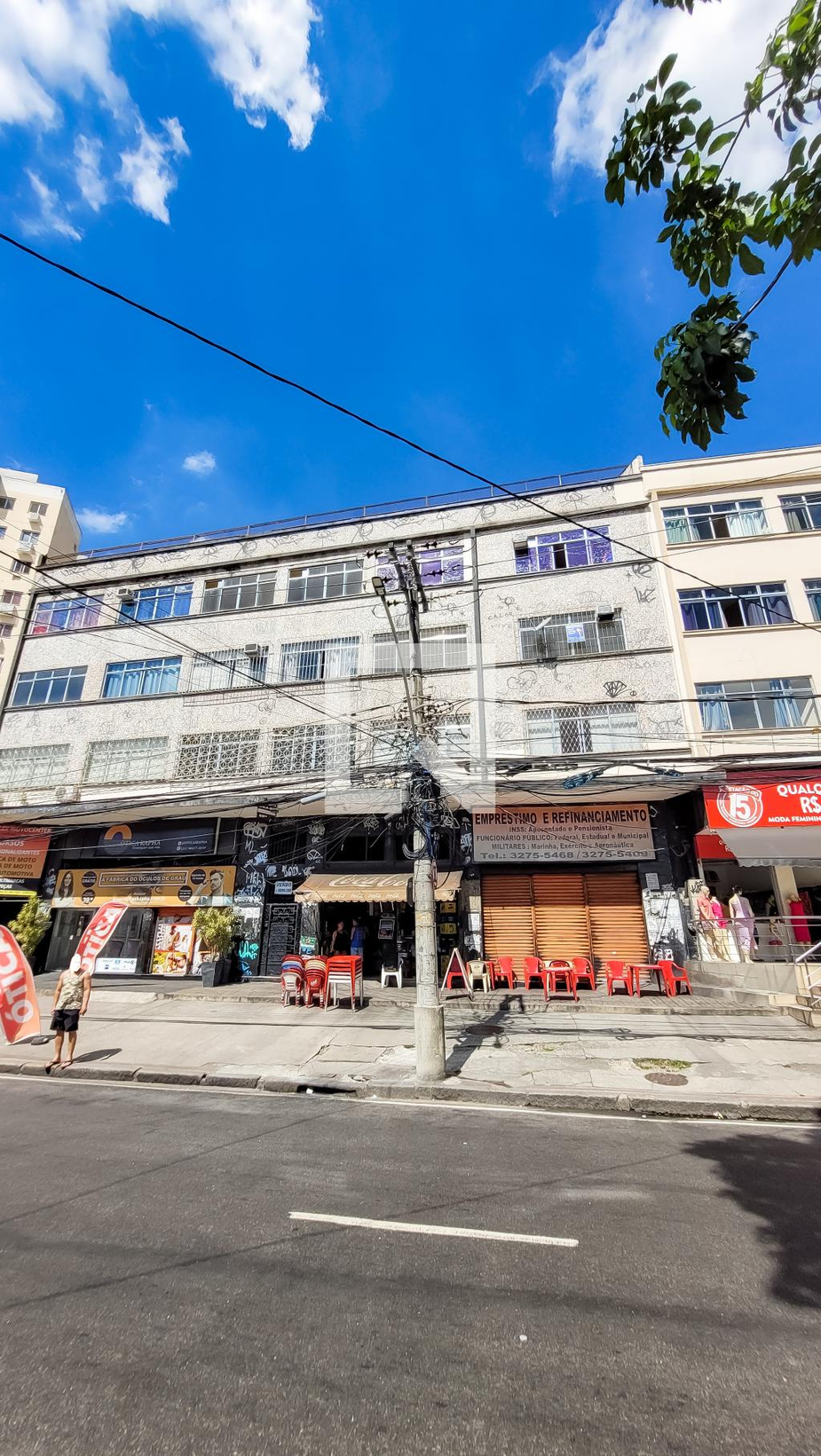 Fachada do Prédio Condomínio em Rua Cerqueira Daltro, 56