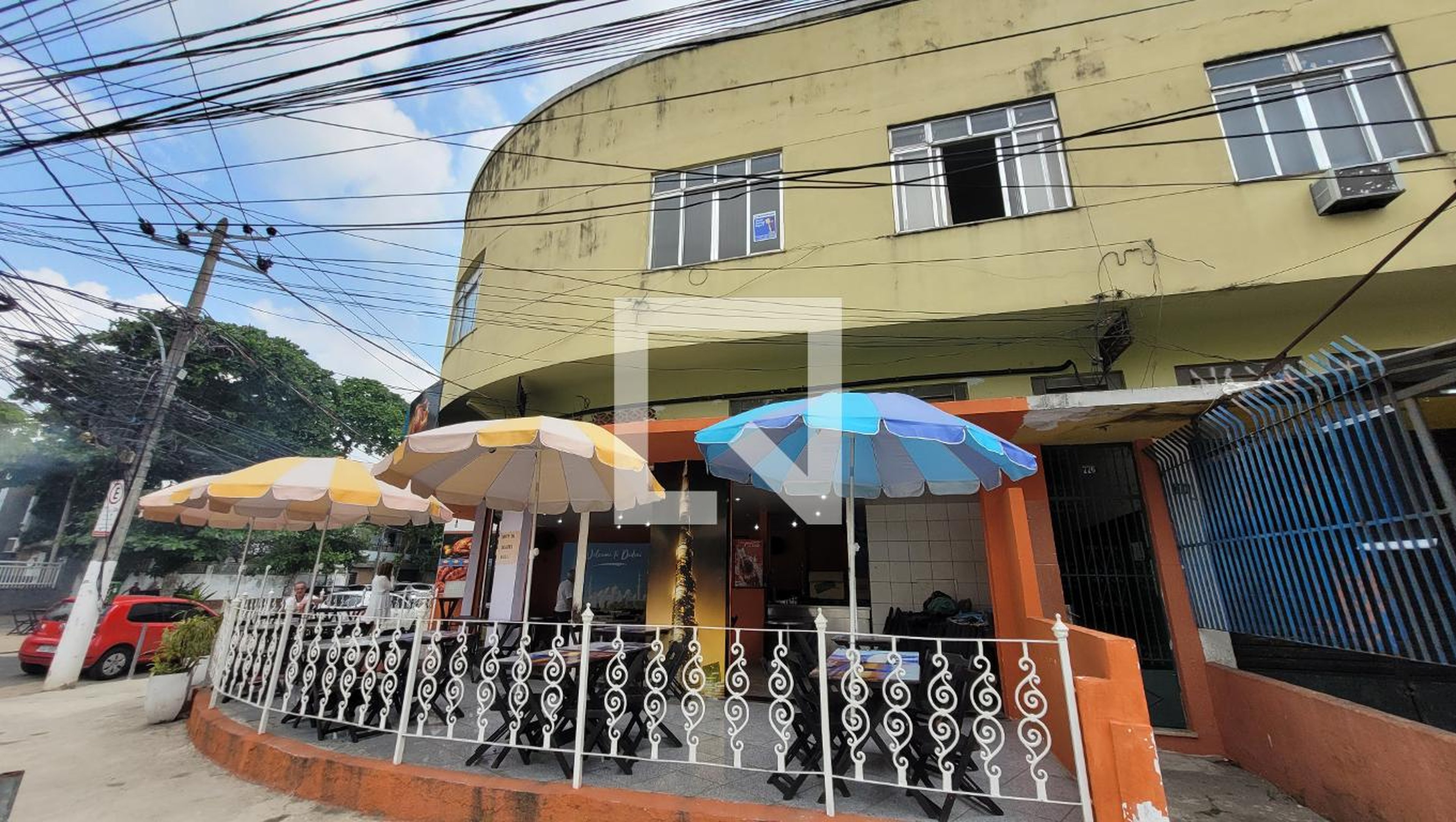 Fachada Condomínio em Rua das Margaridas, 776